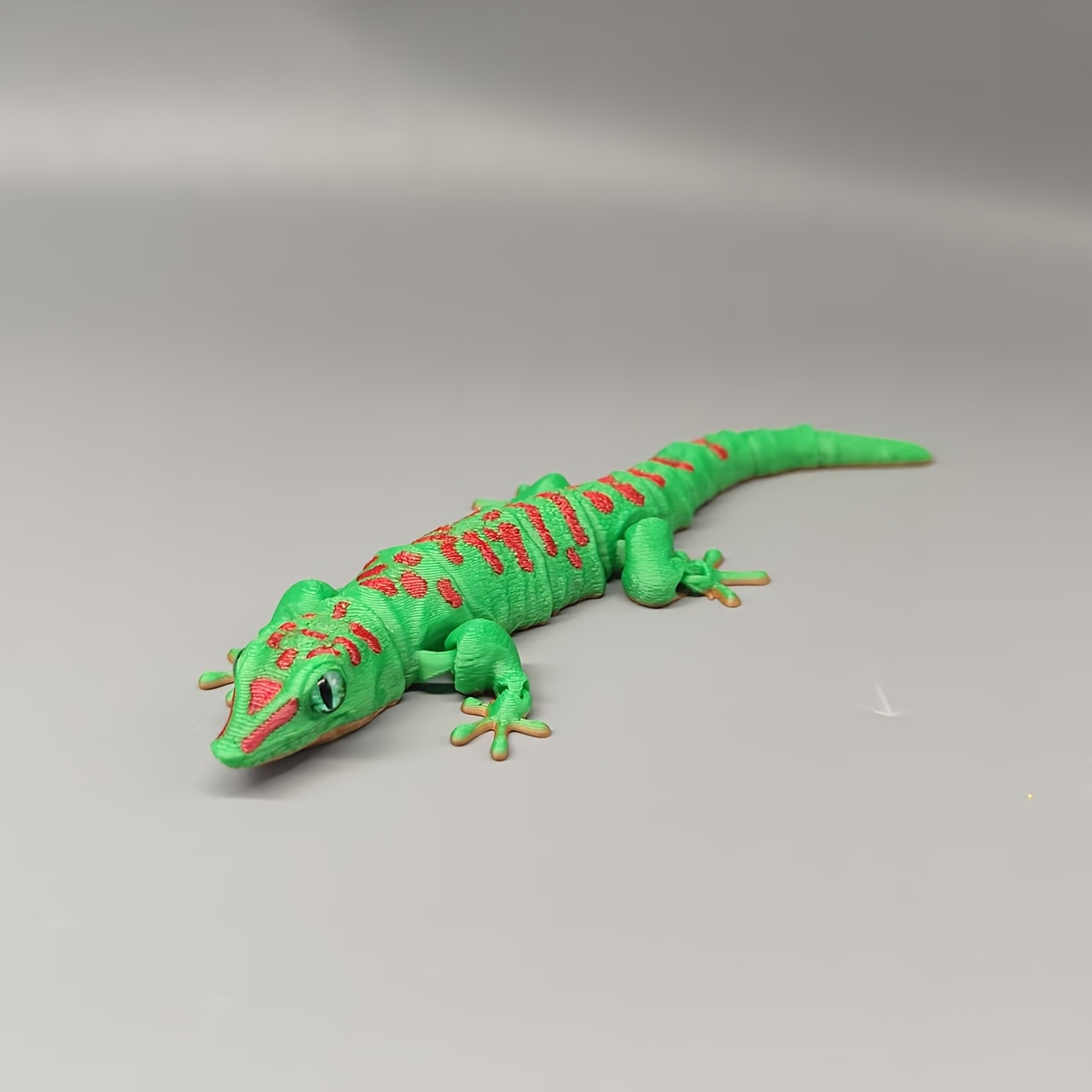 TEMU 3d Printed Lizard Home Decor Miniature Statue Ornament With Eyes - Random Body And Eye Colors For Added Fun - Durable Plastic Reptile Model,