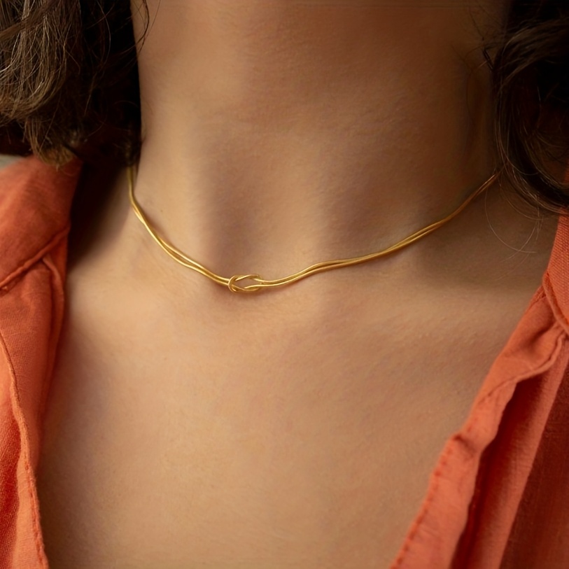 Minimalist Lightweight Luxury Snake Knot Necklace