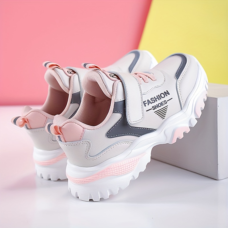 In 2026, a Stylish And Classic Pair of Soft, Lightweight, Shock-Absorbing, Breathable, And Moisture-Wicking Running Shoes Will Feel Like a Hug, Perfect for Casual Outdoor Sports. These Shoes Are Also Ideal for Cool Performances During Campus Enterta