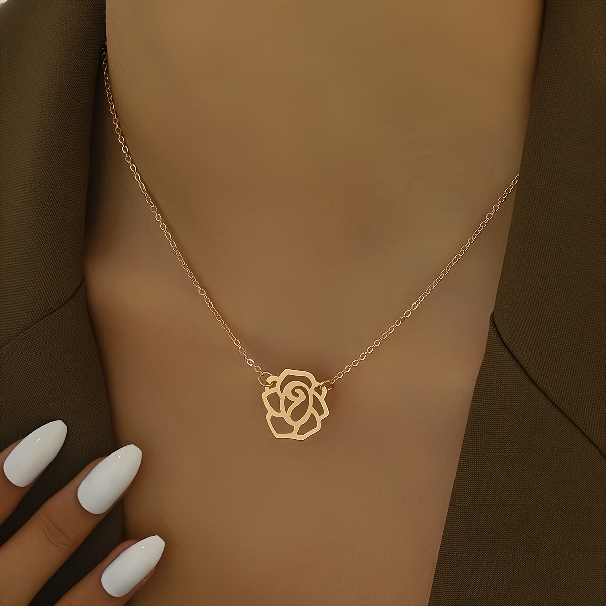 Women's Classic Hollow Flower Necklace, Western Trends