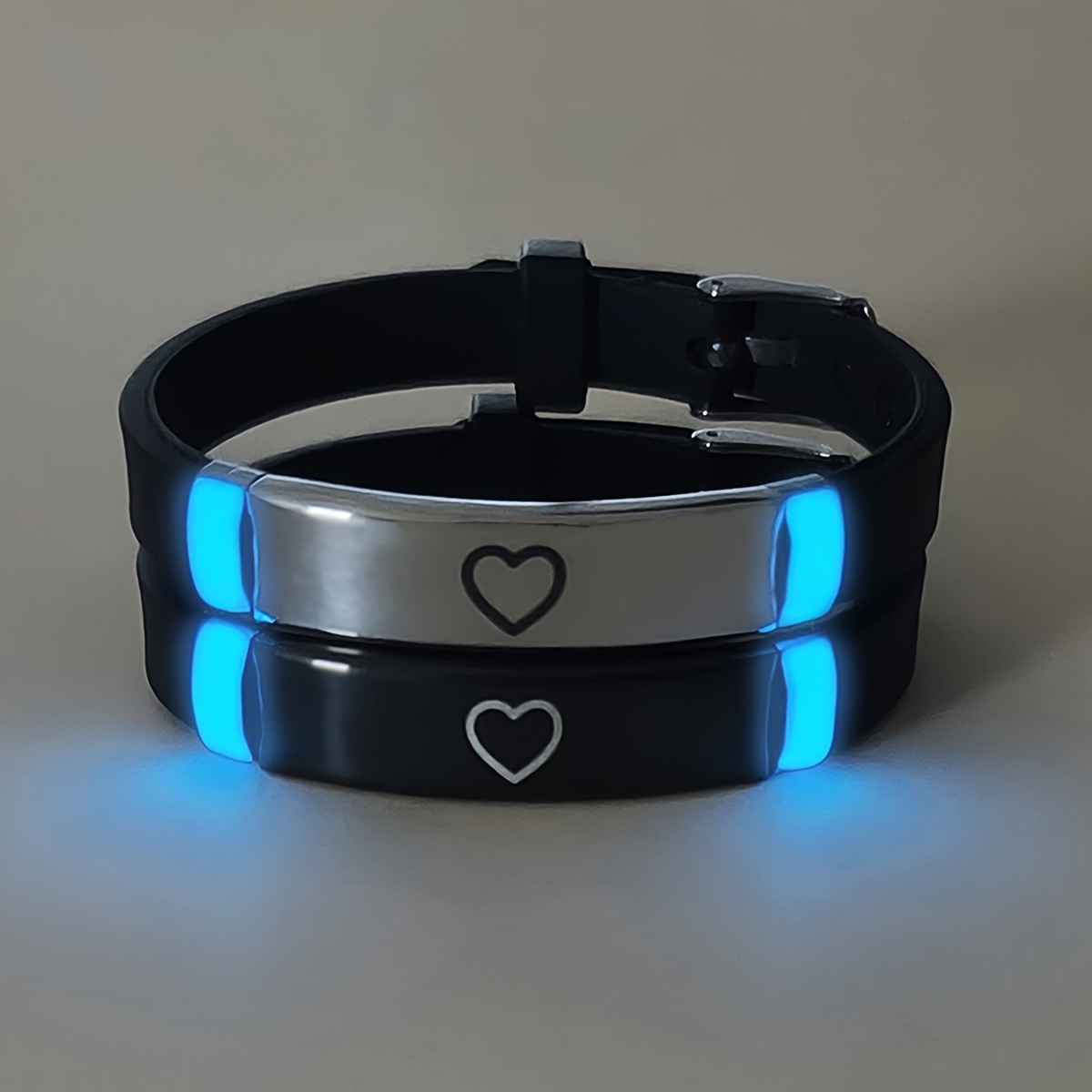 E-shop 2 Stück/Set Leuchtendes Herz Elegantes Premium Minimalistisches Paararmband Valentinstag Geschenk zur Liebeserklärung