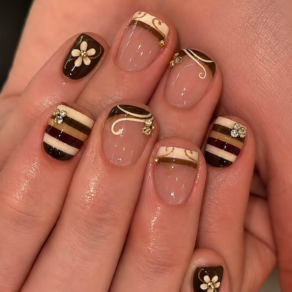 TEMU 24pcs Courts Carrés 3D Pointe Perçage Patchs Faux Ongles - Caramel Automne Faux Ongles - Inclus Petits Fleurs Classiques Dessinées à et Points