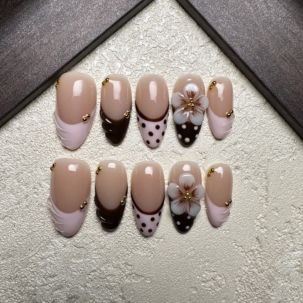 E-shop 10 Stück Mittelgroße Mandel Kurze Entenschnabel Mittelgroße Quadratische Polka Dot Geschnitzte Passende Herbstbraun Rosa 3D Formung Reine