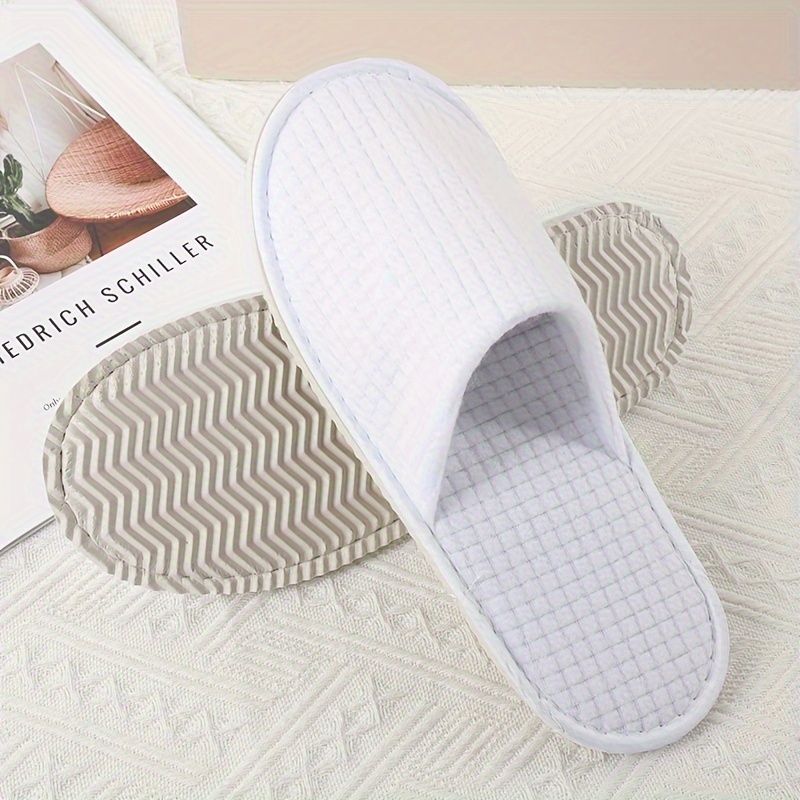 2pcs Cozy Fleece Slippers - Disposable, Warm, Soft Fabric, Ideal for Autumn & Winter, Perfect for Home, Hotel, Guest House Use, Food Service Equipment and Supplies
