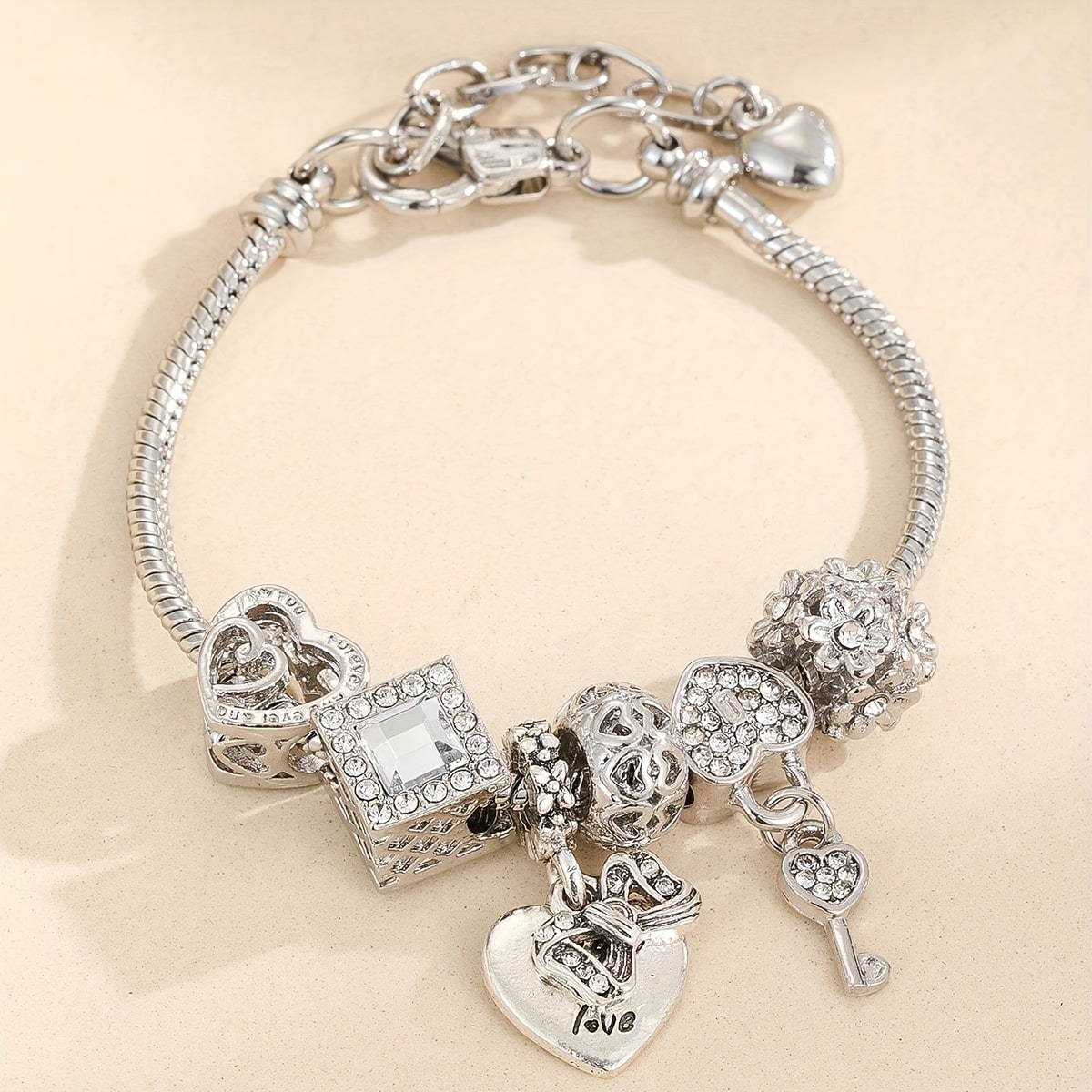 

Elegant Copper Charm Bracelet With Heart & Bow Pendants, Fashionable Key Charm, No Plating - Cute Daily Gift Bracelet For All