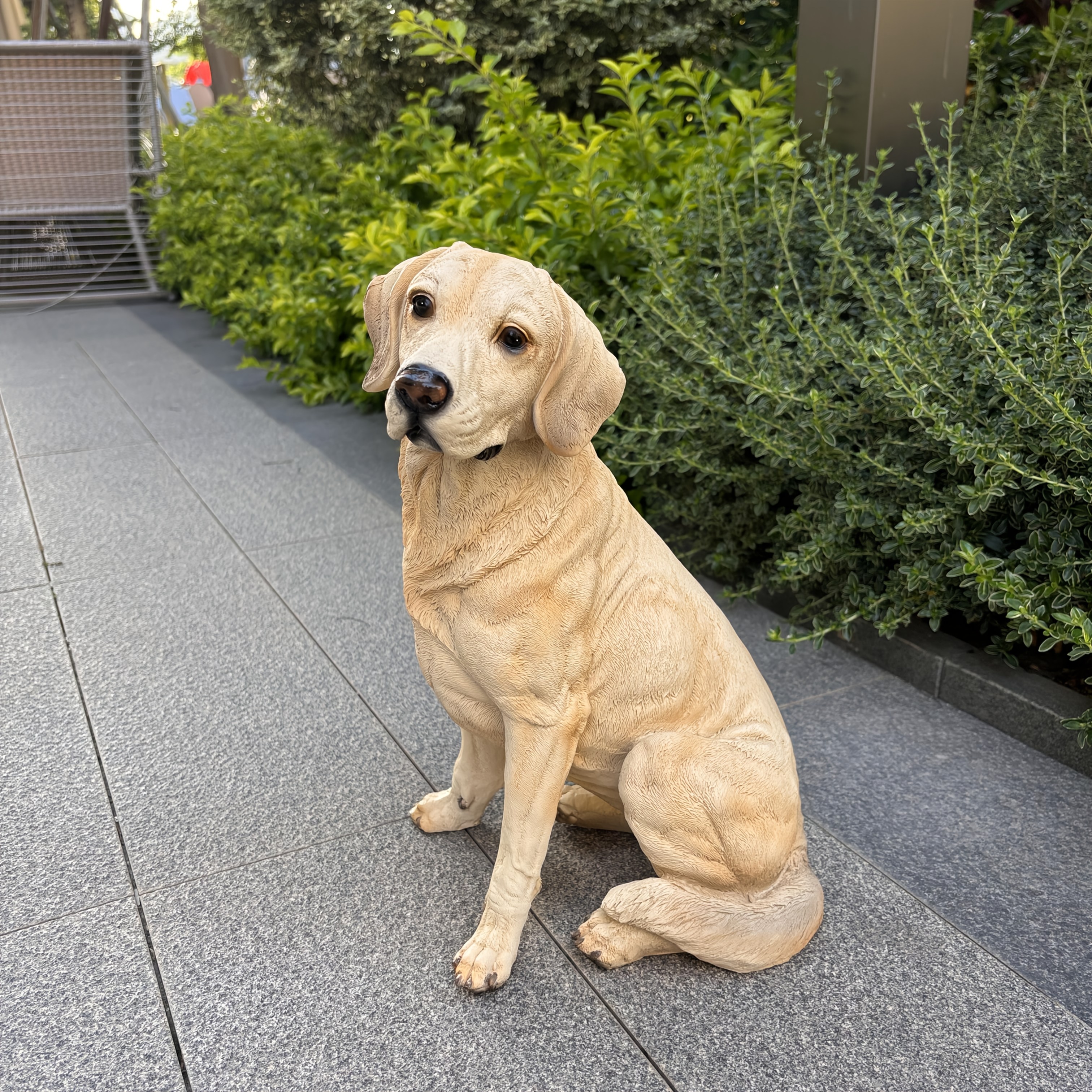Pot Buddies - Portavaso fatto a mano a forma di labrador, ornamento decorativo da appendere al giardino