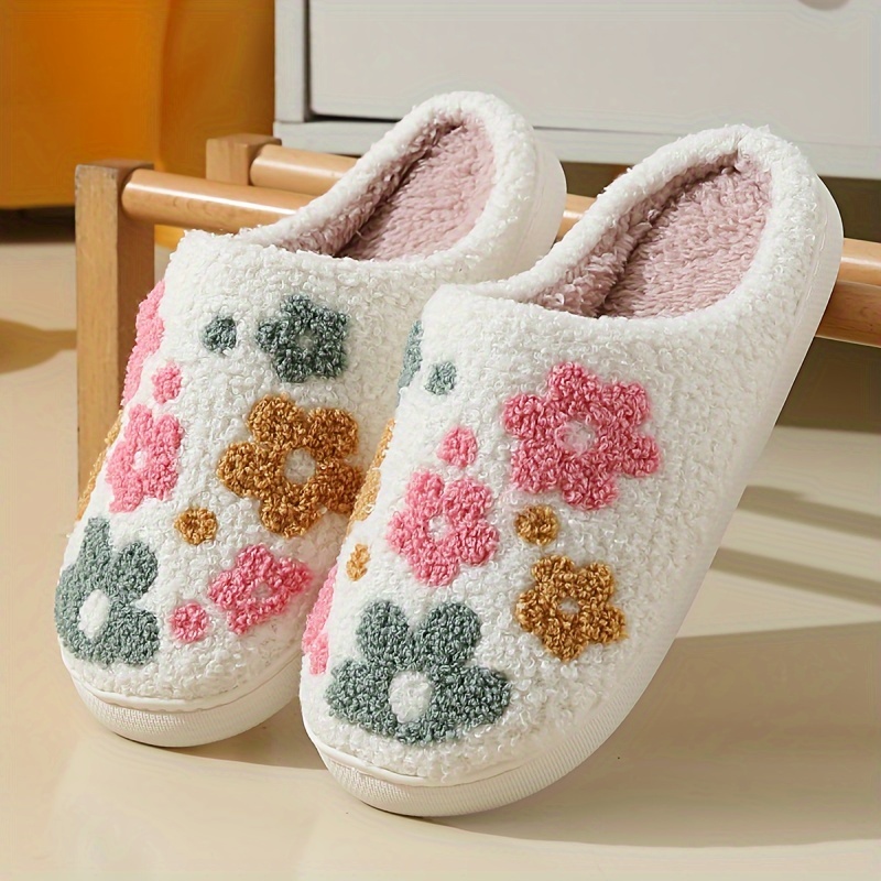 

Chaussons en Peluche Confortables pour l'Hiver pour Couples - Chaussures d'Intérieur Chaudes et Antidérapantes avec un Design de Broderie de Dessins Animés Mignons