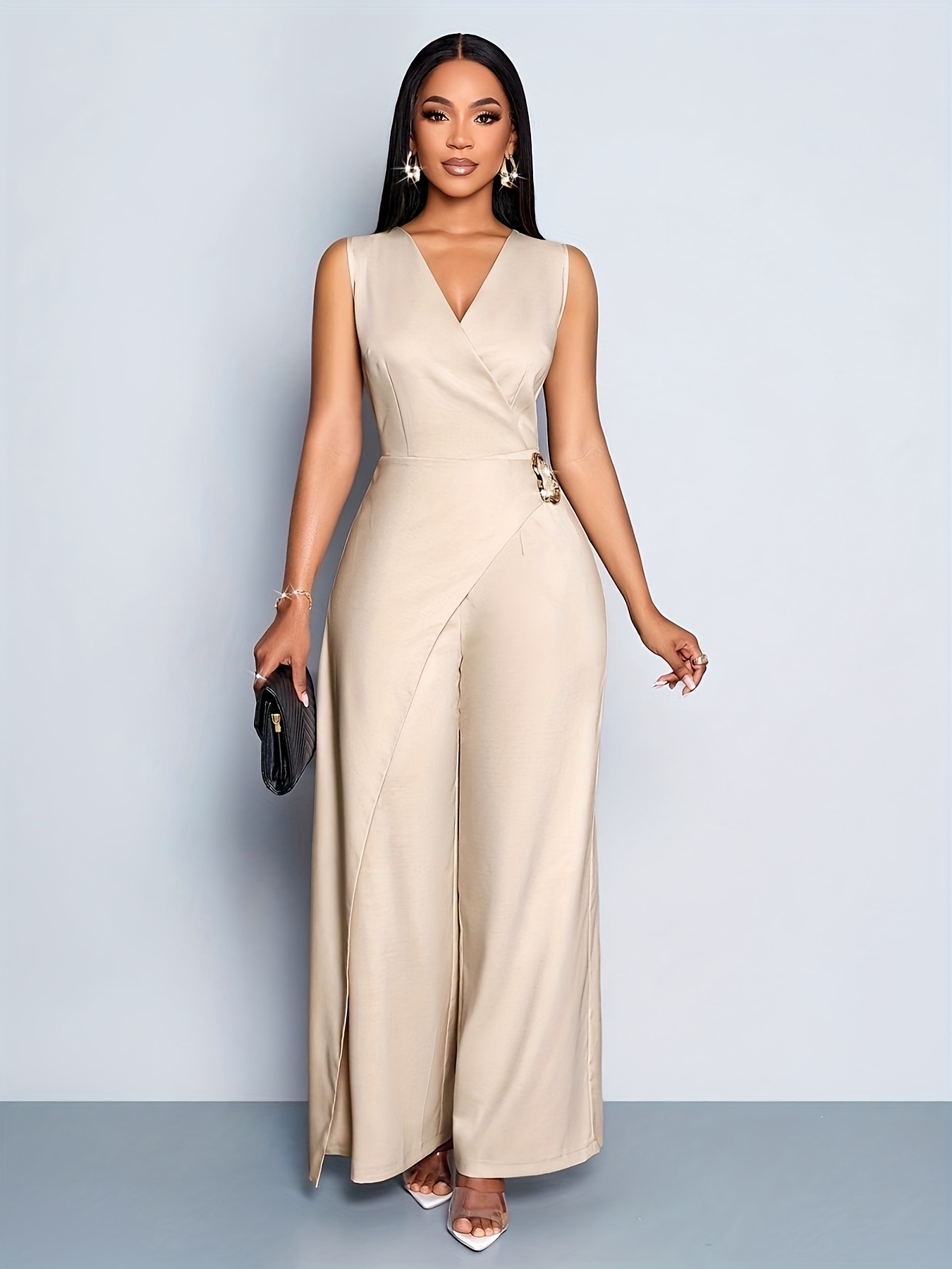 A Sleeveless Jumpsuit for Women That Combines Casual Elegance, Suitable for Business Casual Attire, Perfect for a Minimalist Style in The Office