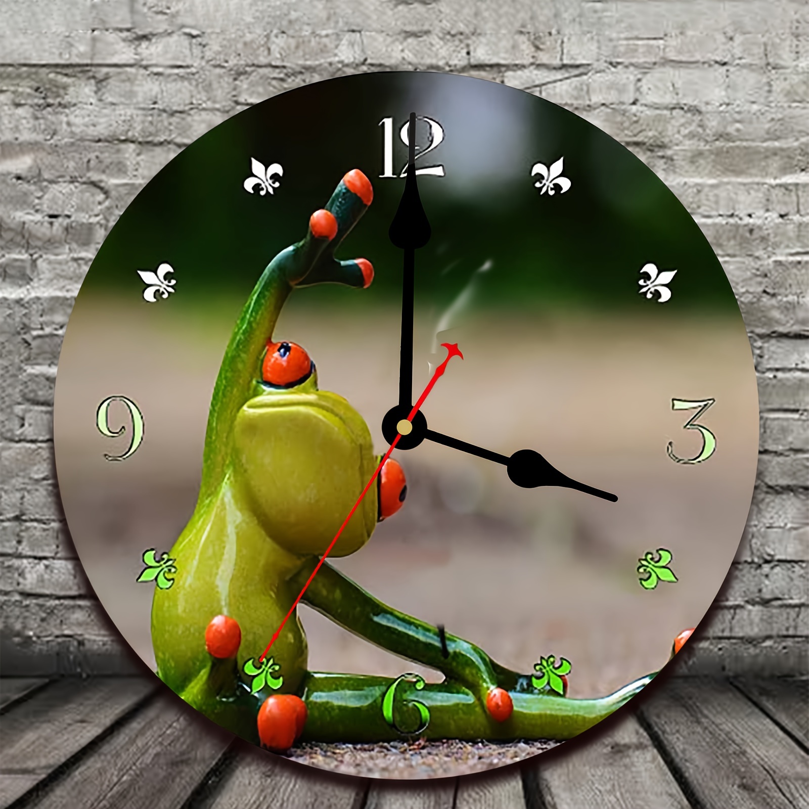 

1pc 10in The Enchanting Frog Round Wall Clock Silent For Office Home Decorative Clock Art Aa Battery ( Not Included)25.4cm X 25.4cm