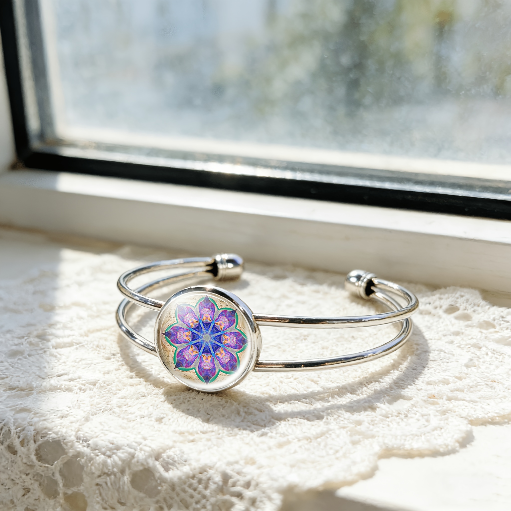 Adjustable Open Bangle with Multicolor Round Pattern