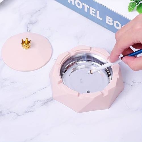 ashtray with lid