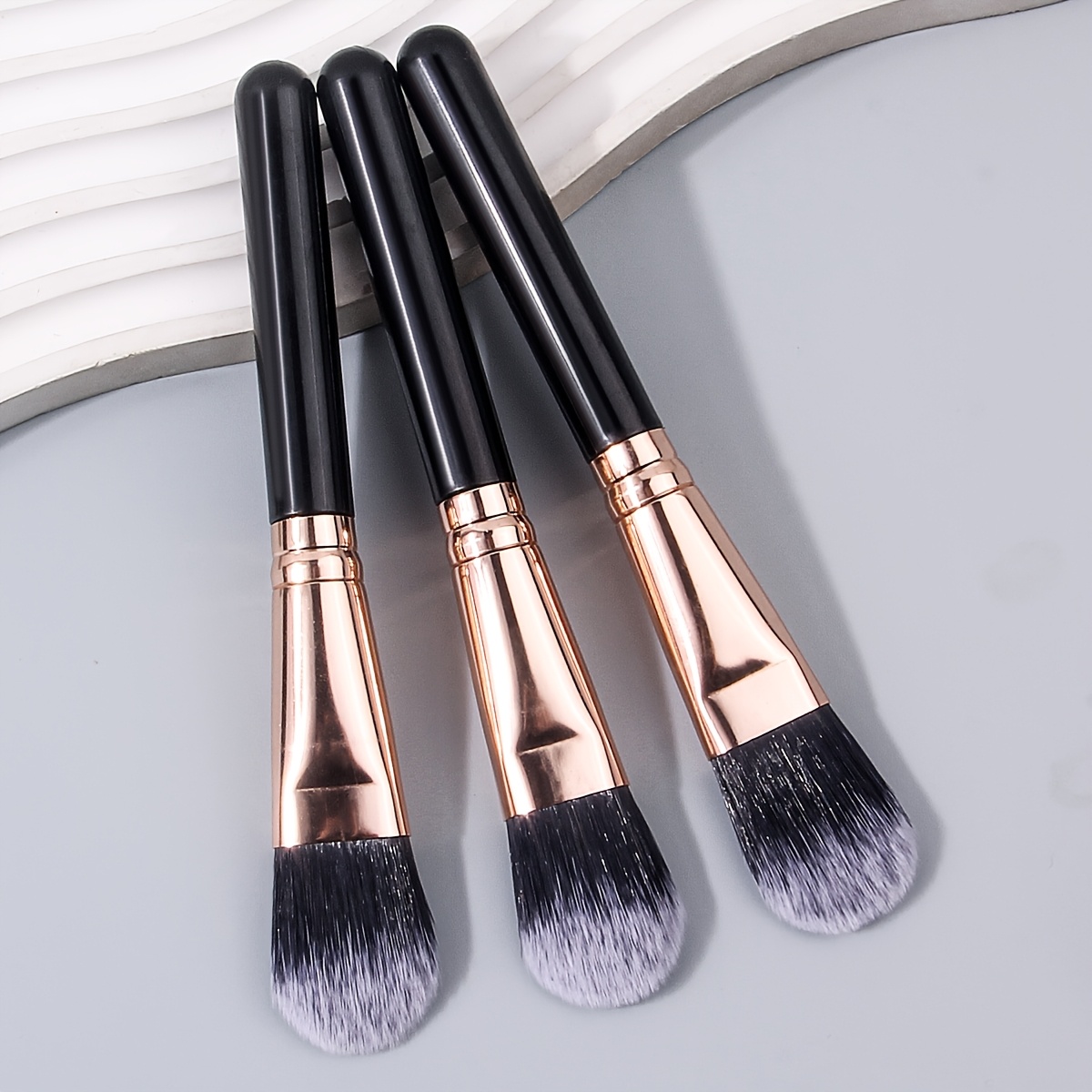 3pcs Professional Makeup Brush Set With Synthetic Fiber Bristles, Ergonomic Handle For Foundation, Concealer, And Powder - Travel-friendly & Easy To Clean