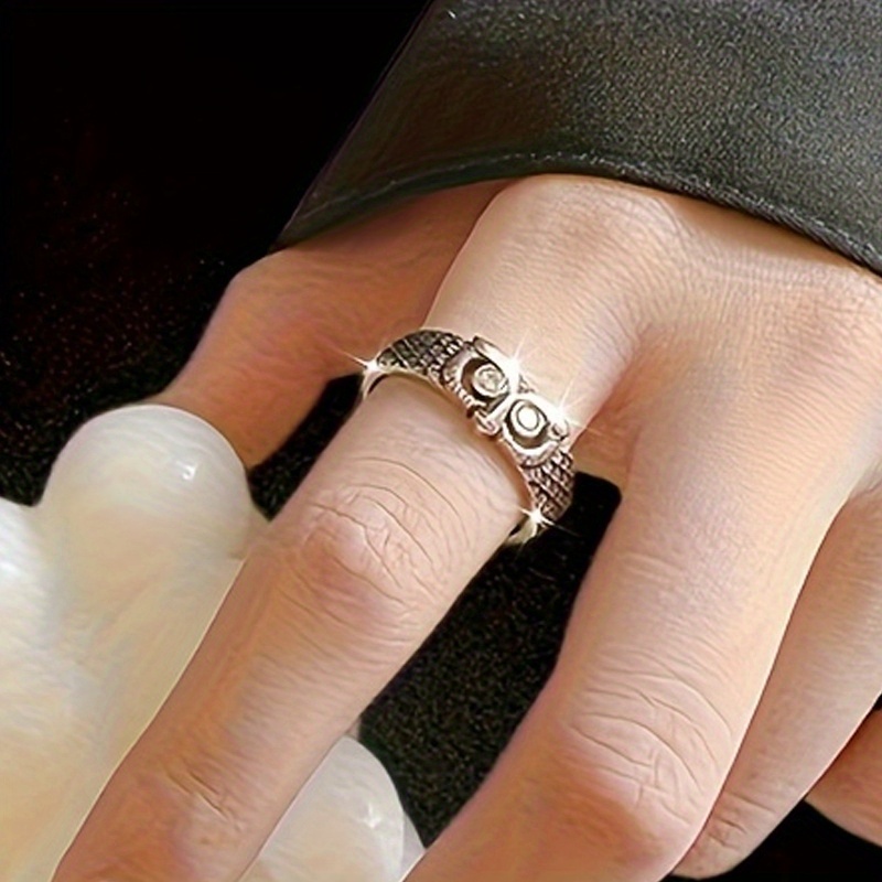 E-shop minimalistischer Eulenring für Damen mit synthetischem Zirkonia, einfacher modischer Ring mit strukturiertem literarischem Wald-Stil,