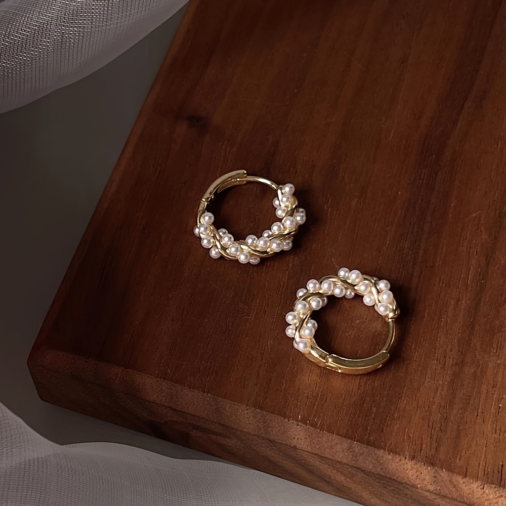 A Pair Of Sweet Designed Earrings, High-end Ear Clasps, High-quality Women's Jewelry, , Commuting, And - Ideal Gift