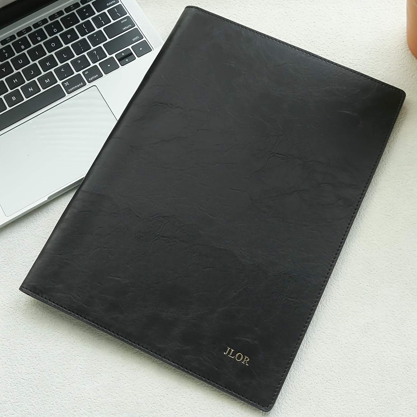 1pc Custom Name A4 Portfolio Vintage Personalized Engraved Golden Monogram File Folder Customized Portfolio With Pen Holder Custom Magnetic Clipboard Journal Portfolio