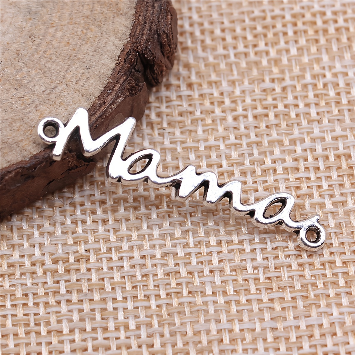 E-shop 15 Stück Silberfarbene Mama-Anhänger Buchstaben für Schmuckherstellung Halsketten DIY Muttertag Armband Accessoires