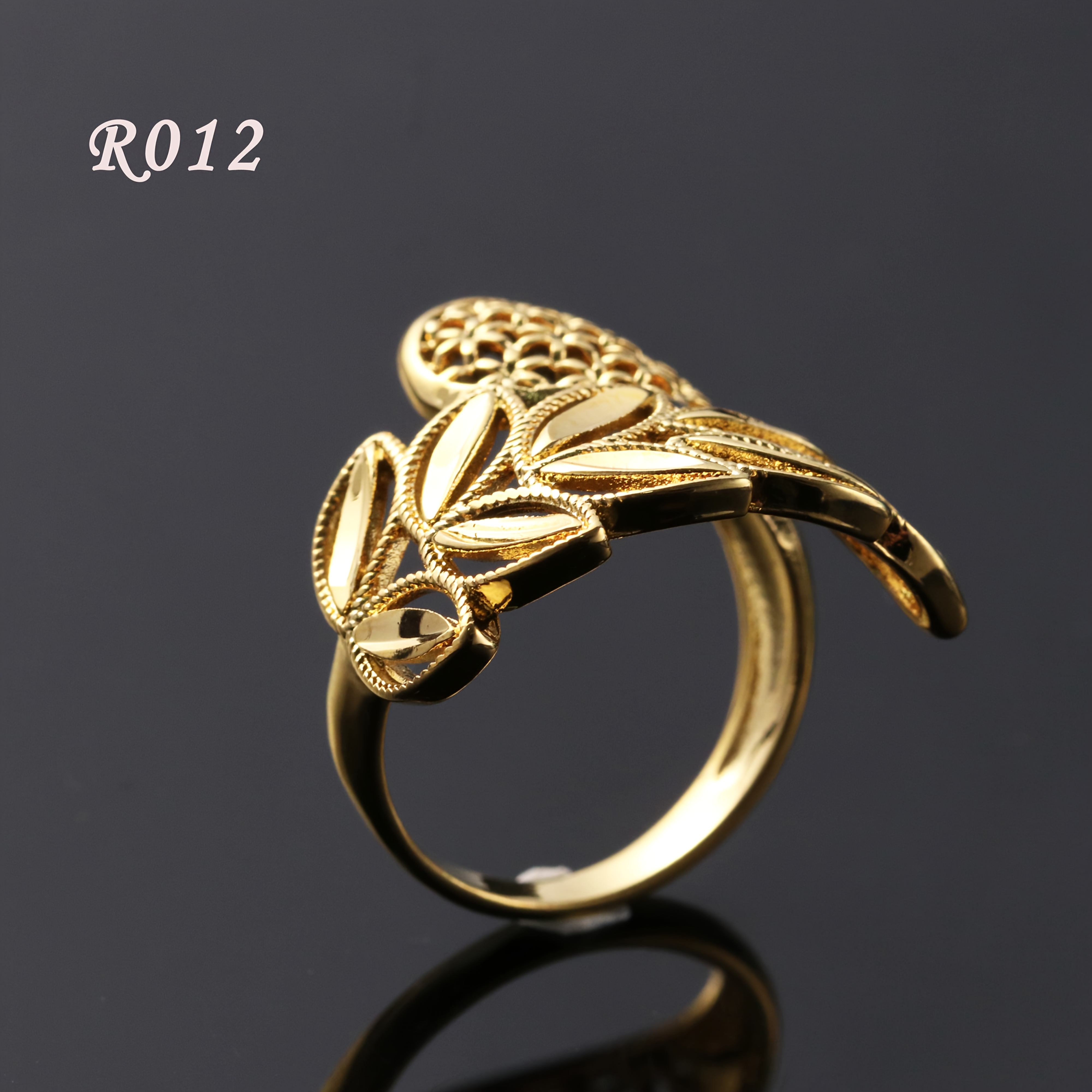Women's Hollow-Carved Leaf Ring, Intricately Detailed Design