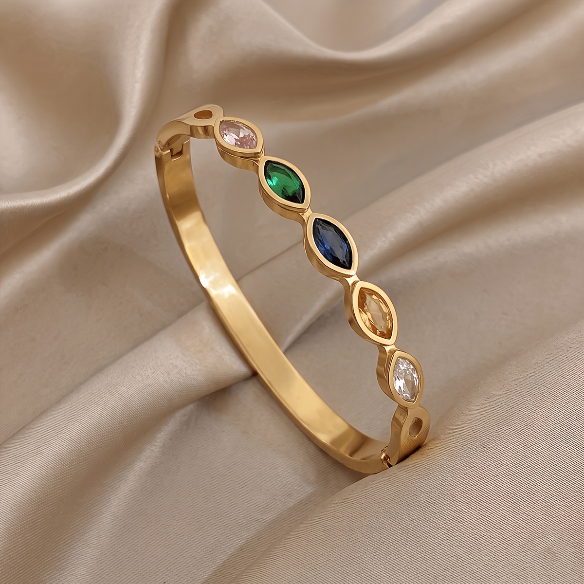 2pc Unique Teardrop Design 18K Plated Bracelet Set