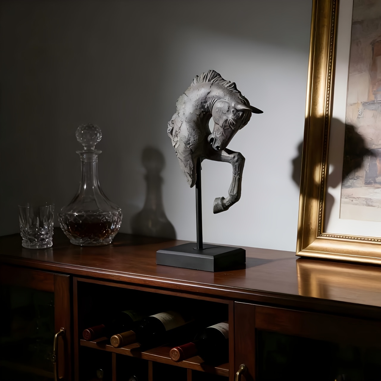 An American-Style Vintage General'S Leg-Lifting Horse Head Statue, Featuring a Sturdy Display Stand, Suitable for Indoor And Outdoor Decoration, Equine Wall Art for Home, Office