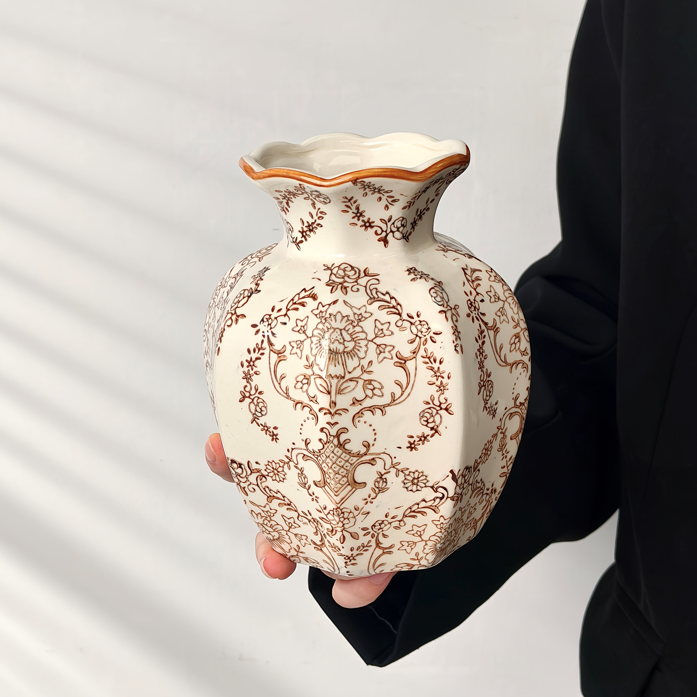 1pc Designer Style Mocha Light Craft Ceramic Small Vase Home Office Opening Gift Decorative Ornament