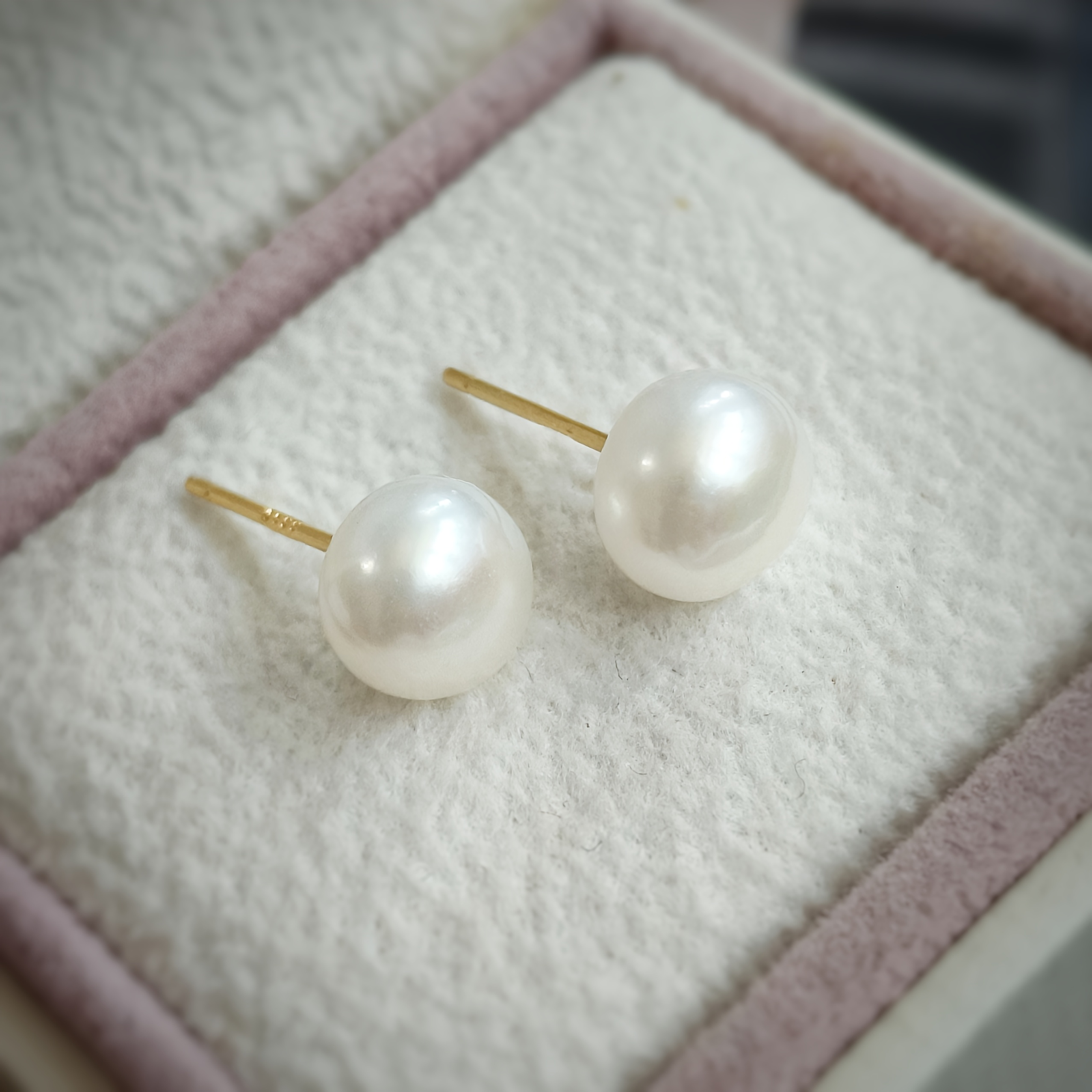 Image of 2pcs S999 Sterling Silvery 0.75cm Freshwater Freshwater Pearls Earrings For Women Plated With To Prevent Allergies