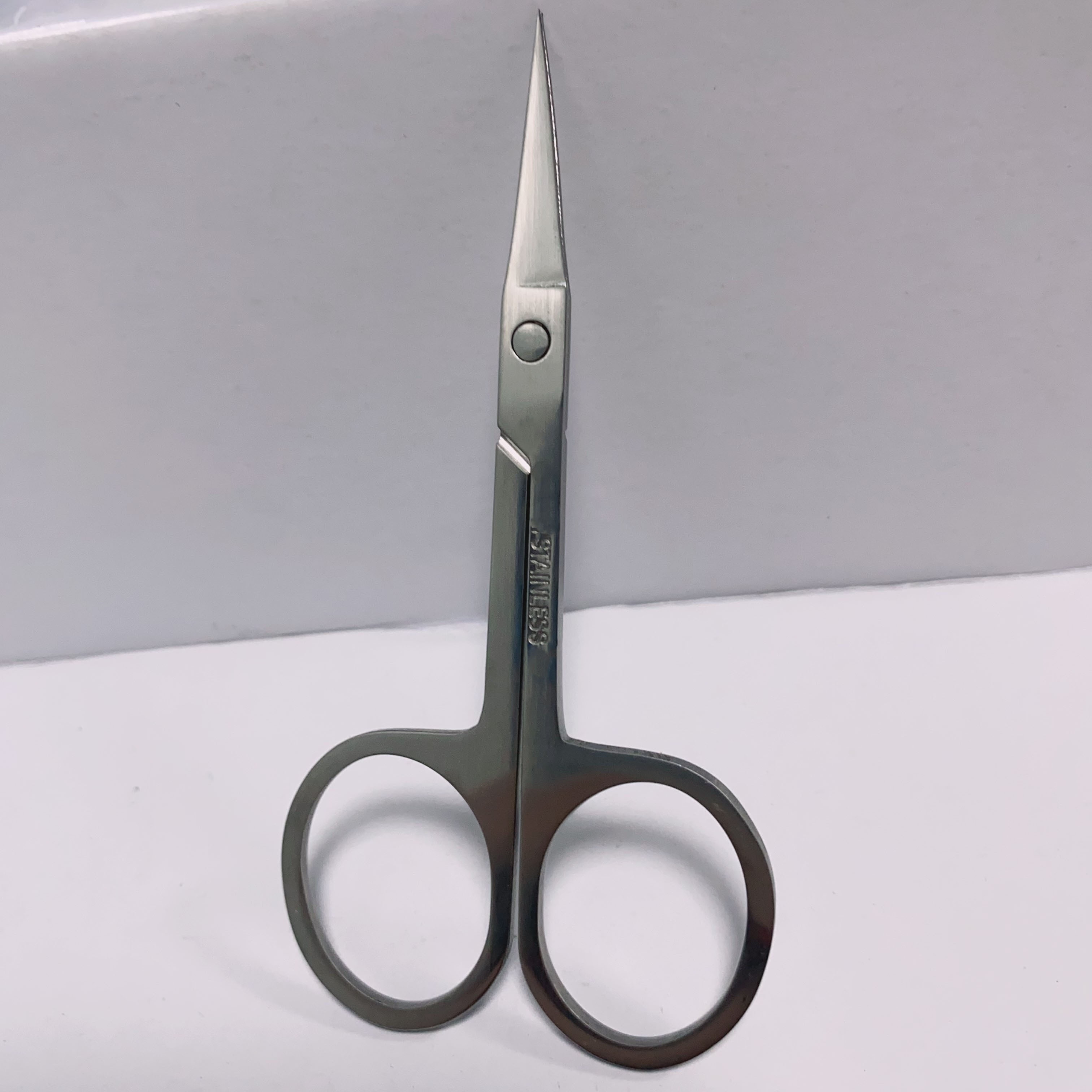 Ultra-Thin Stainless Steel Angle Cutting Scissors, Precise Curved Nail Tool, Unscented, for Perfect Nail Care