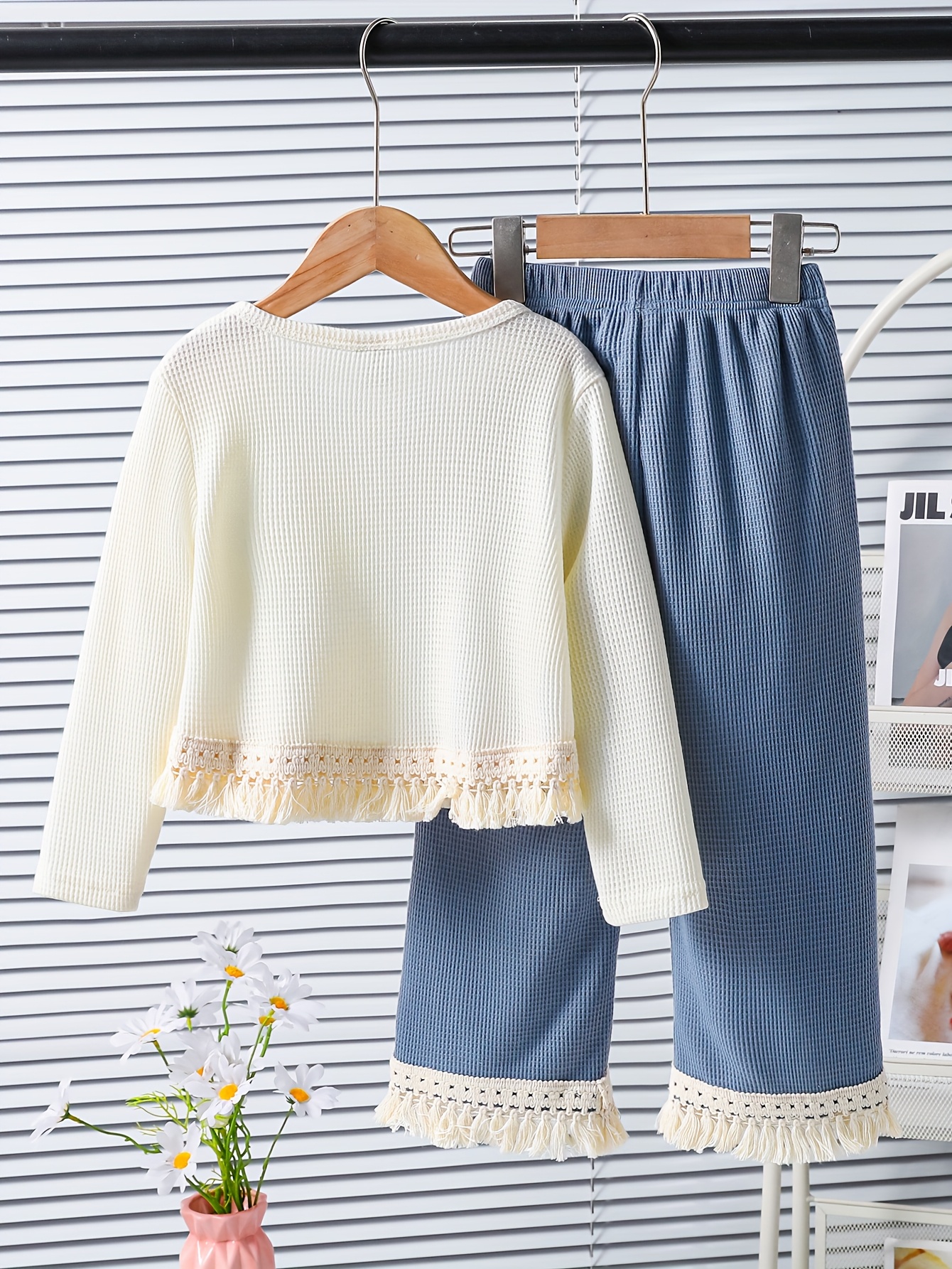 2pcs Girls' Fashionable Minimalist Spring/Autumn Set: Solid Color Fringe Trim Round Neck Long Sleeve Top + Elastic Waist Straight-Leg Pants, Soft and Versatile Outdoor Casual Youthful Comfort Outfit for Daily Wear, Perfect for Outdoor