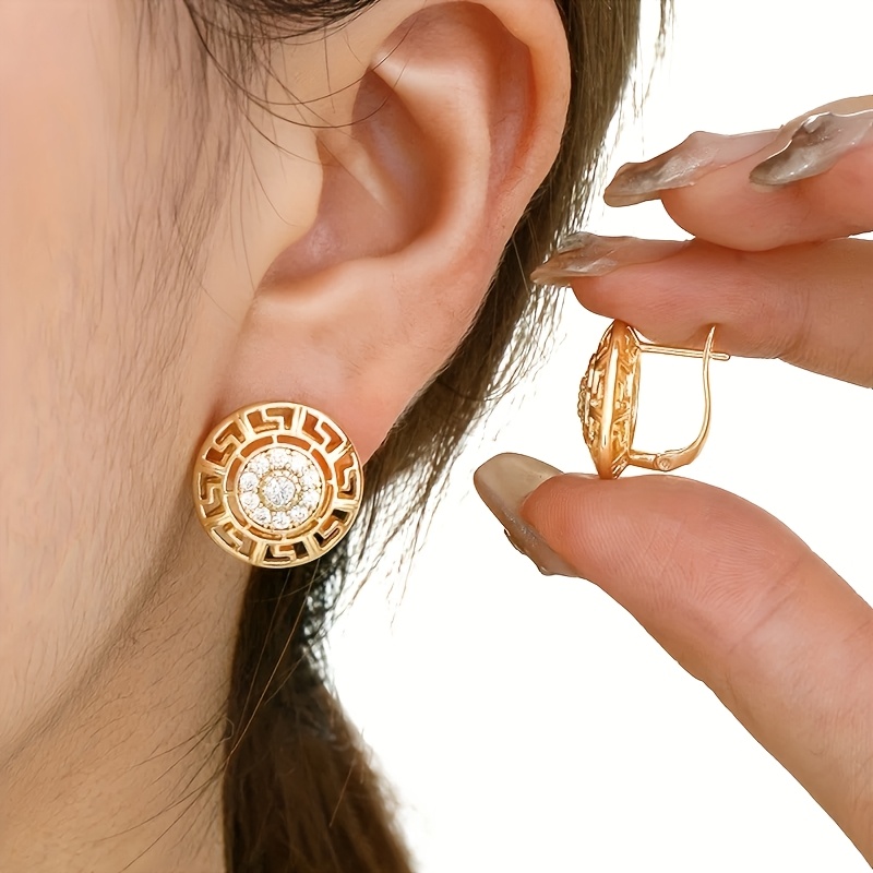 Vintage Round Earrings with Great Wall Pattern for Unisex