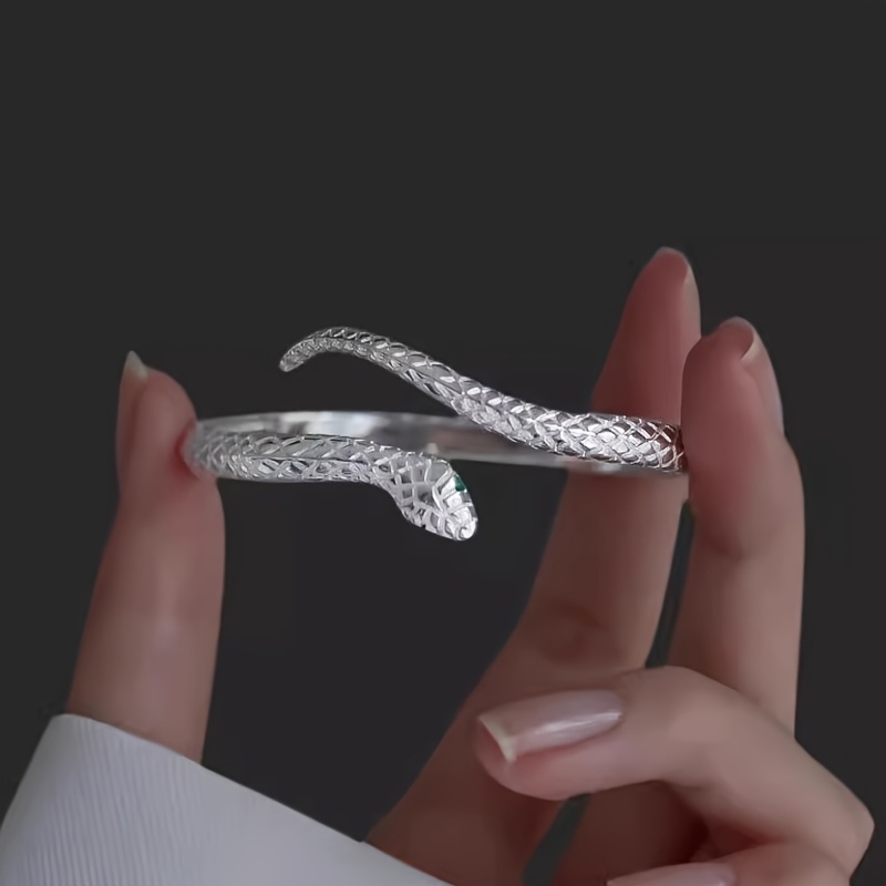 Image of 1pc Bohemian Style Animal Bracelet Fashionable Individual Open Bangle. Inlaid With Sparkling Synthetic Zirconia, With Exquisite Gift Box Packaging, Perfect Anniversary And Birthday Present