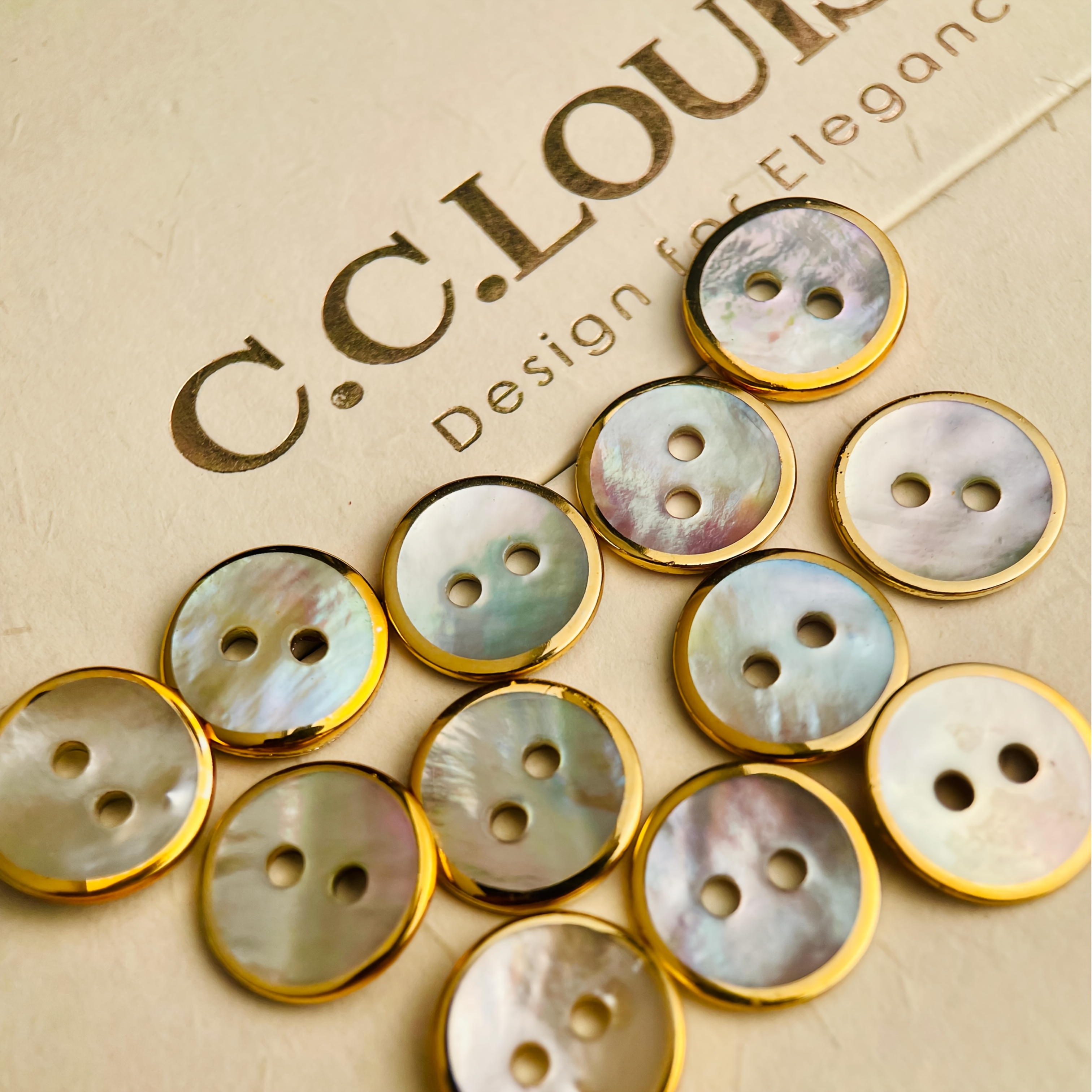 E-shop 12er-Pack 11,5 mm Perlmutt-Button mit Goldplattierung, Designer-Qualität für Hemden, Röcke und Textilhandwerk