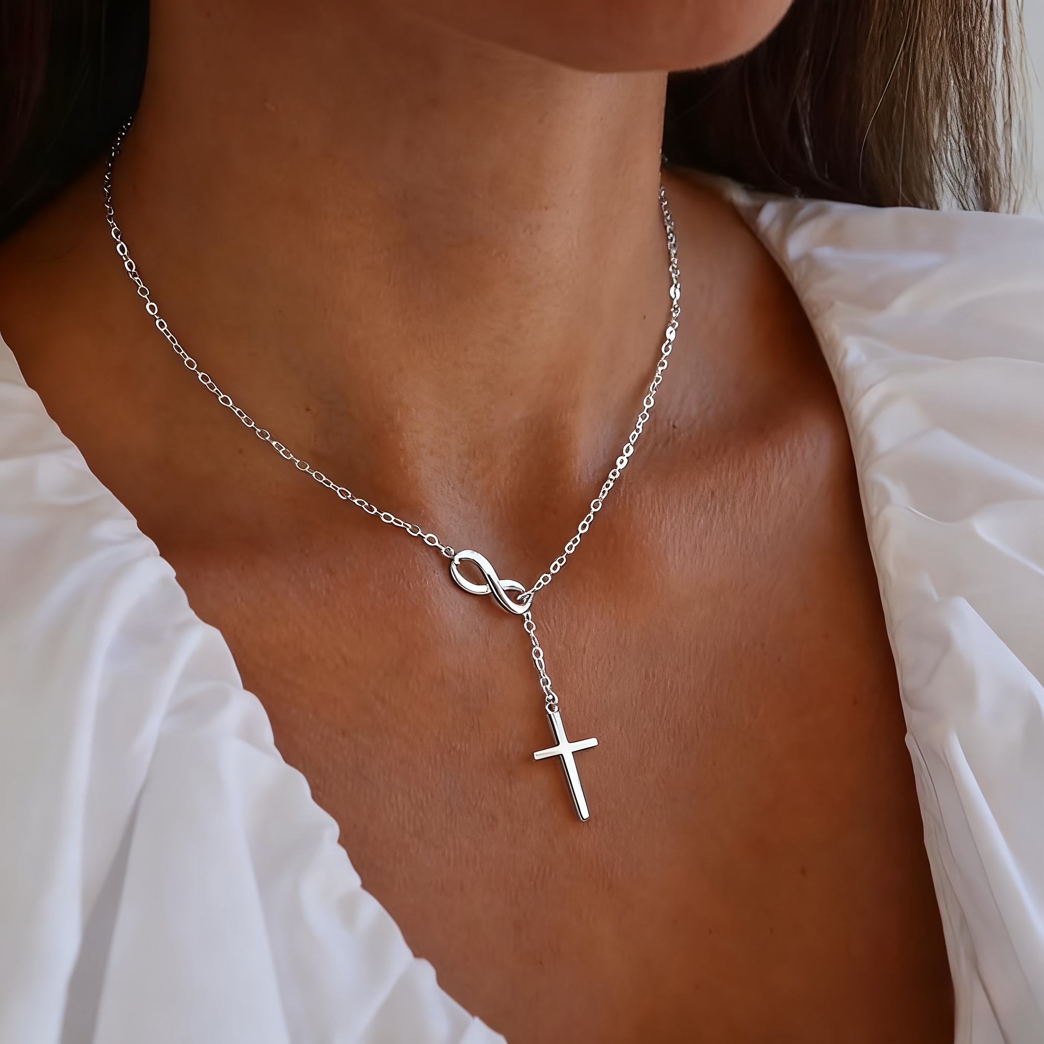 collier croix dorée en acier inoxydable de haute qualité,   à la décoloration, simple et élégant, adapté au port   ou aux  , accessoire de bijouterie tendance pour femmes, un cadeau délicat   Détails du produit 8