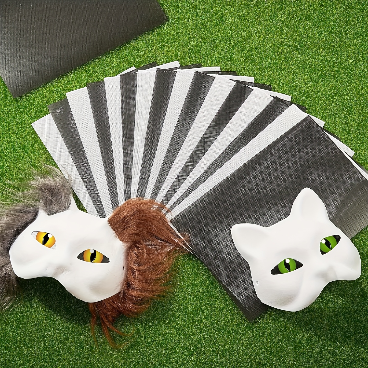 Oogmaskers - Feathered Venetian Horned Mask - Zorg voor Party online