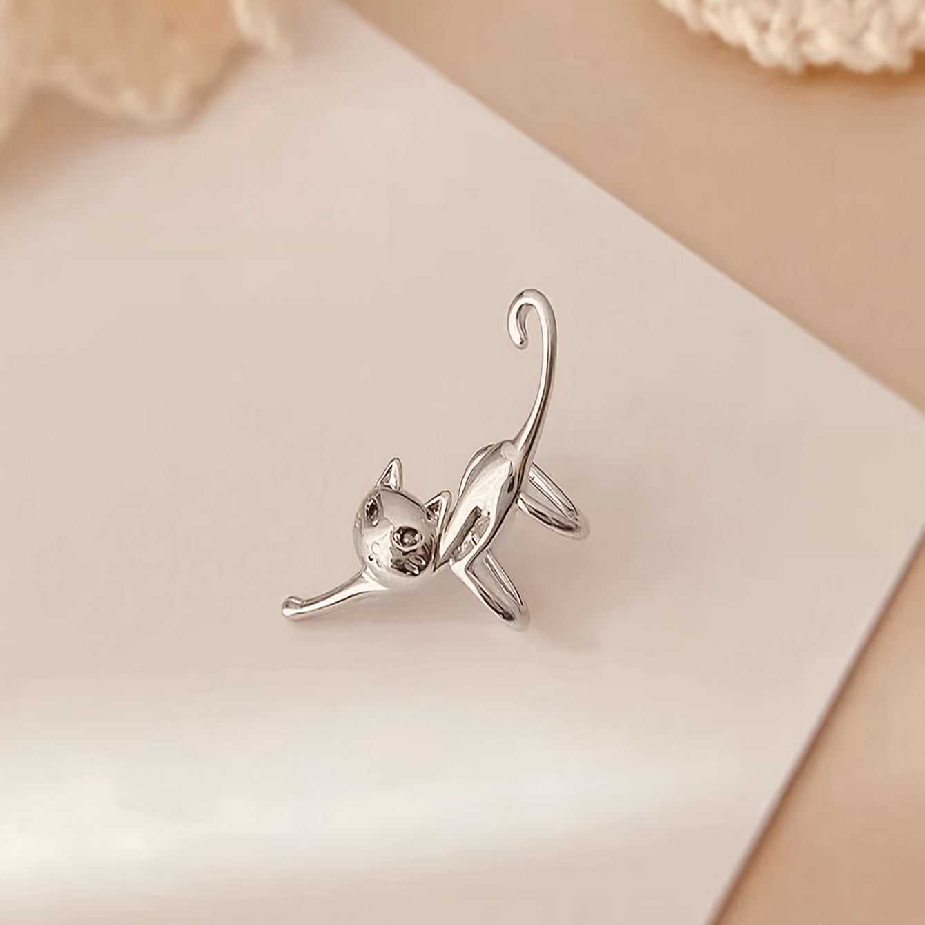 Stylish Minimalist Cat Copper Ear Cuff with Zirconia Inlay