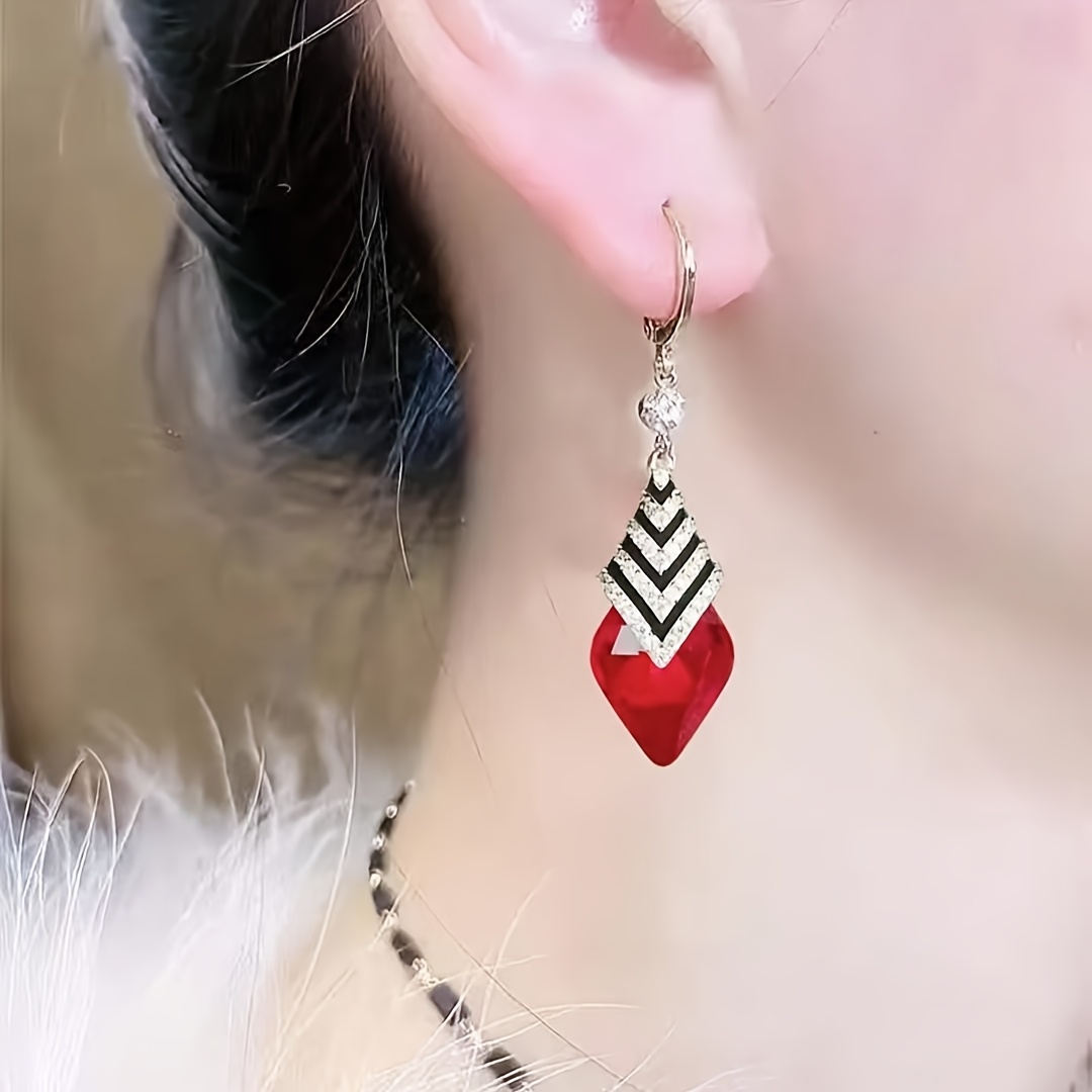 Luxurious Geometric Stripe Design Earrings