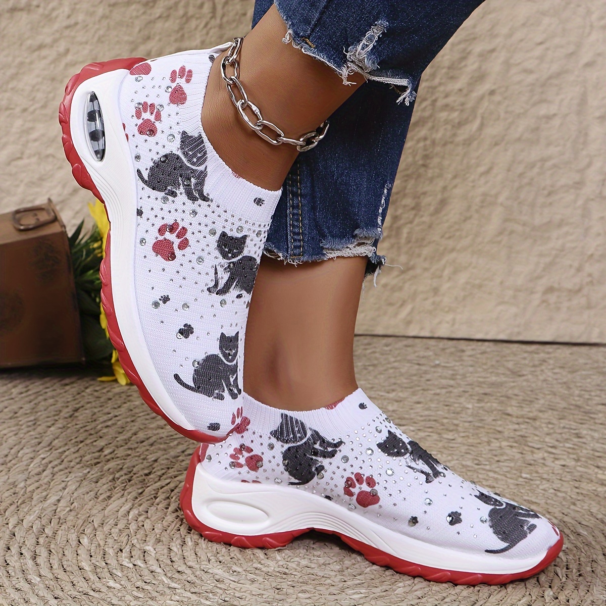 

Vintage Style Cat Pattern Women' Sneakers Breathable Fabric Low Top Slip-on Shoes With Eva Sole, Comfort Footwear With Plain Toe -