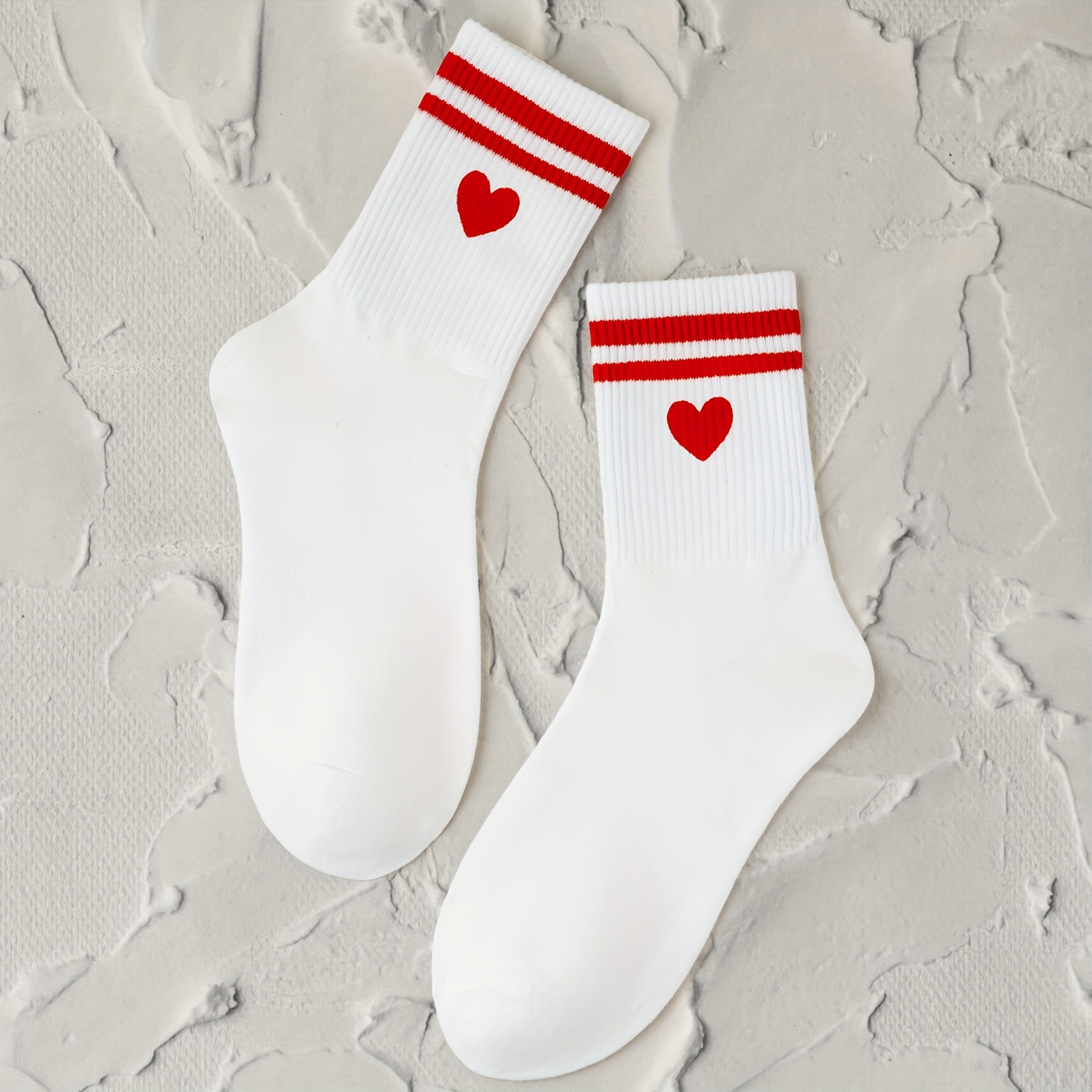 Image of 1 Pair Women's Mid-calf Socks With Heart & Striped Design - Red/'s Day Fashion Socks, Machine Washable, Unisex Fit For Casual Attire, Sock Design, Comfortable Sock Material
