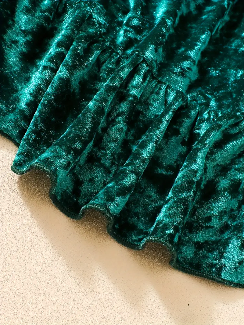 a velvet dark green christmas dress girls featuring long - Temu Oman a velvet dark green christmas dress girls featuring long - Temu Oman