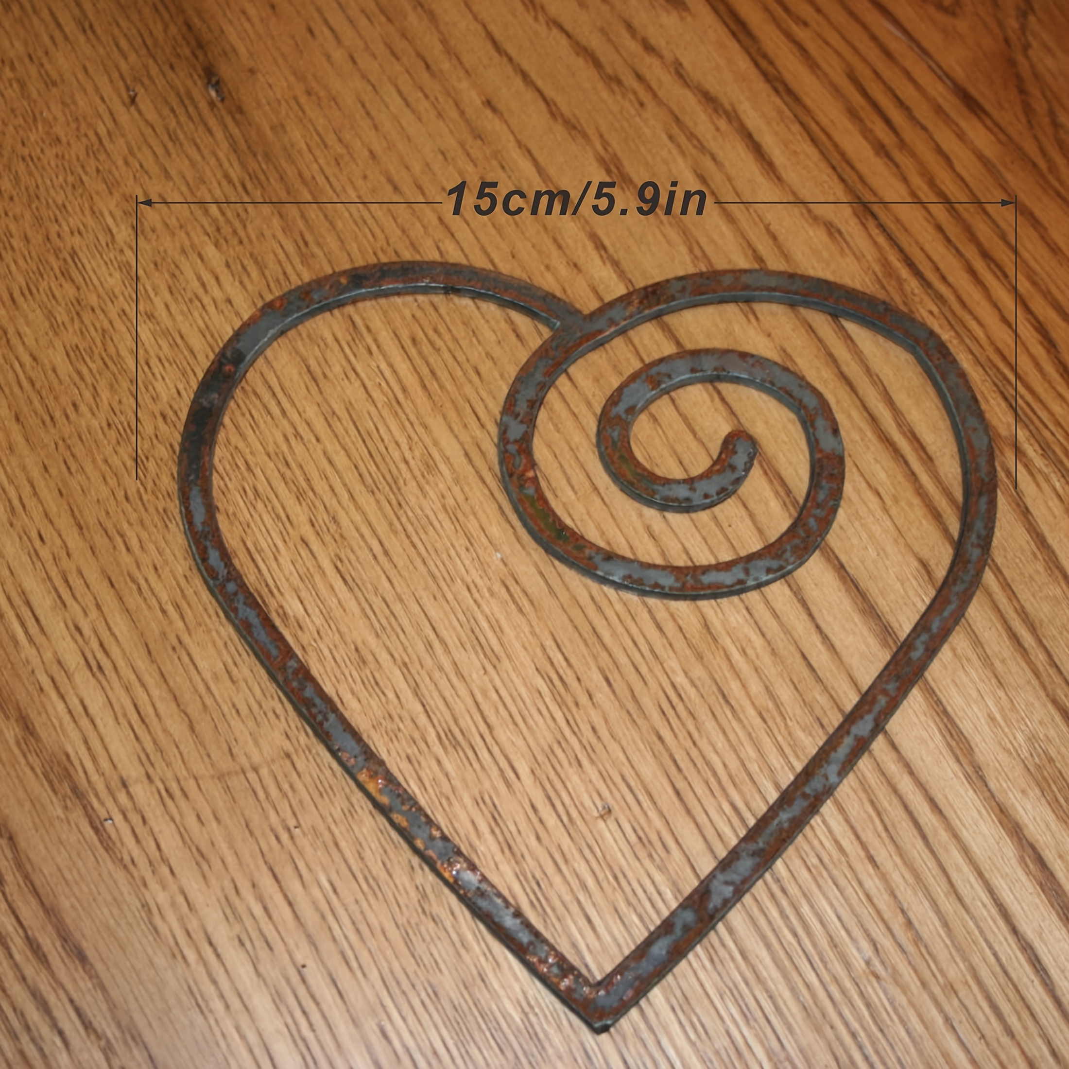1pc Rotating Rusty Metal Heart, Metal Heart-shaped Home Decor