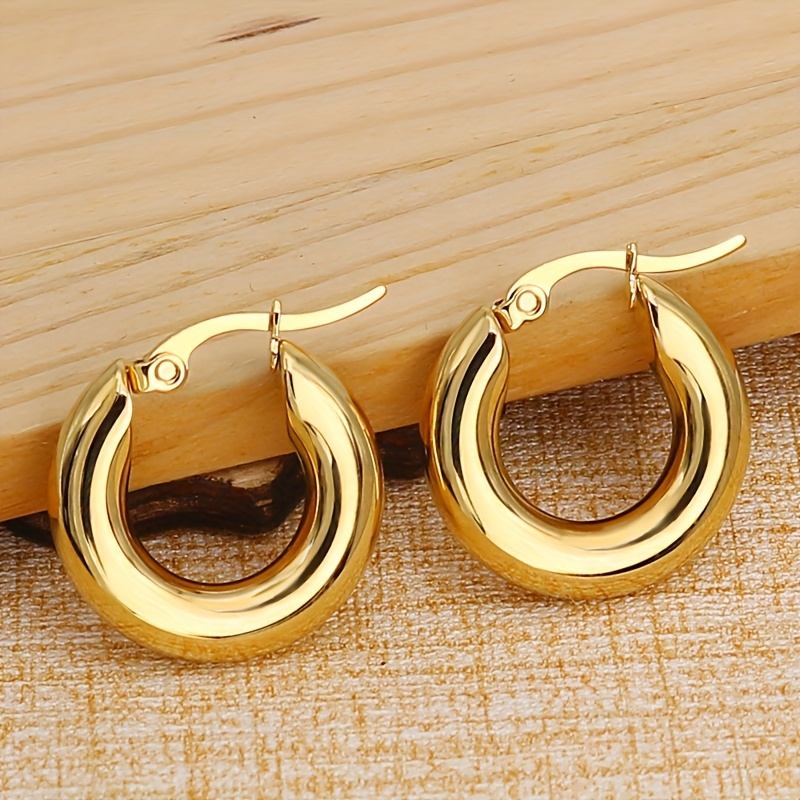 

Fashionable Stainless Steel Round Thickened Hoop Earrings, Plated With 18k Golden Glossy Circular Earrings, Ideal For Anniversary Birthday Gifts And Gifts