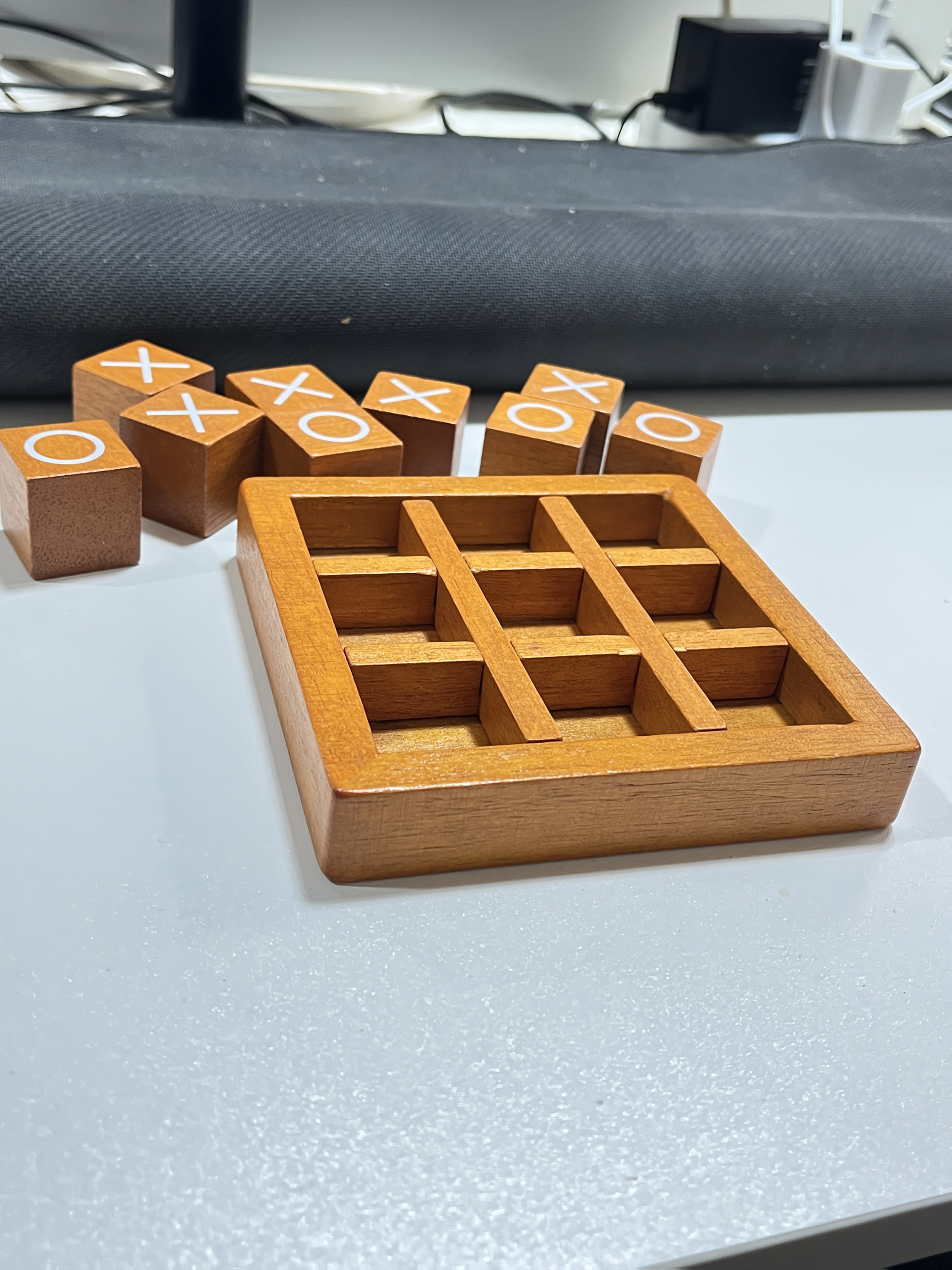 juego   de xo de cruz de madera con 9 bloques de construcción y una base -   para noches de juegos familiares y decoración   |   para mesas de café, salas de estar, regalos de navidad y   detalles 4