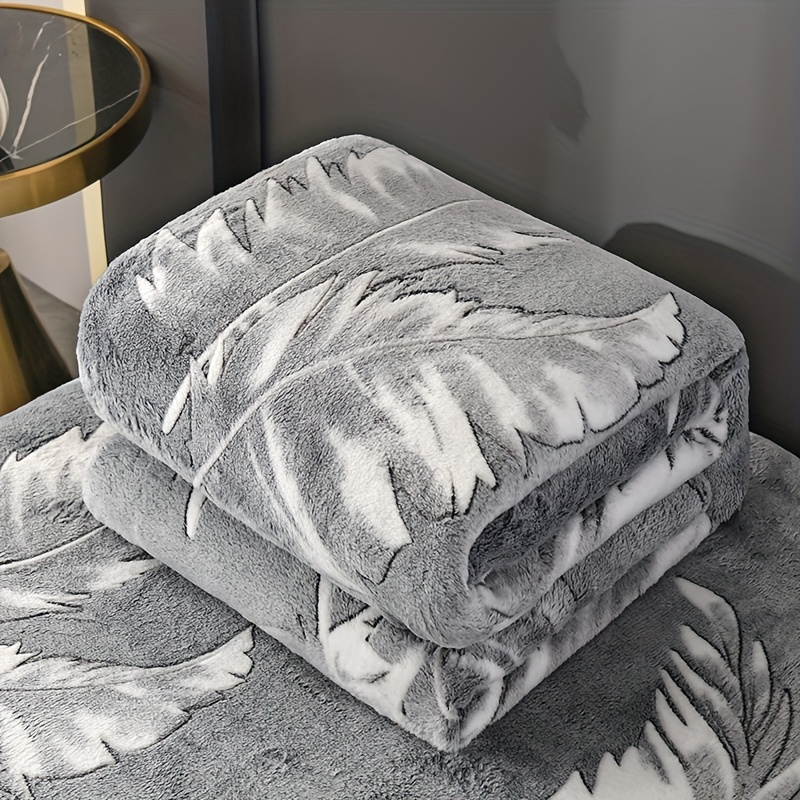 TEMU One-piece Packed Gray Leaf Snowflake Fleece Blanket