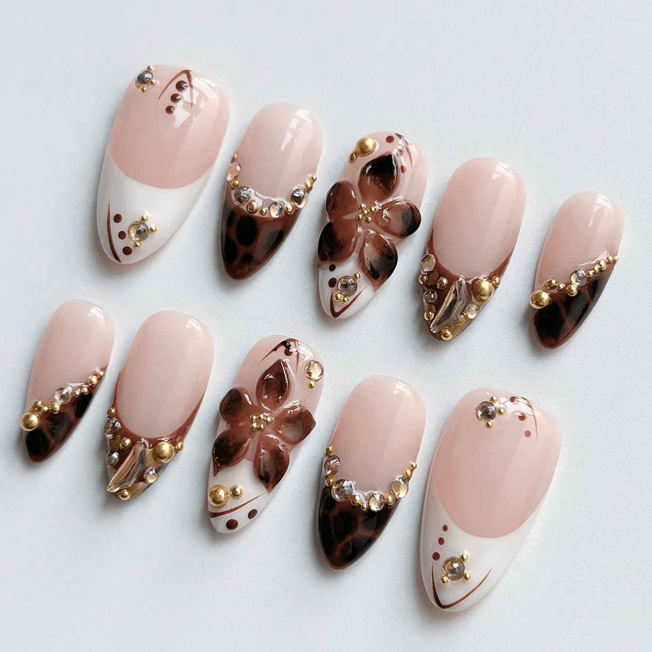 TEMU 10 stuks Handgemaakte Amandelvormige Druk-op Nagels. Witte French, Bruine Rokerige Luipaardprint, Versierd met Stalen Kralen, Glitterkettingen &