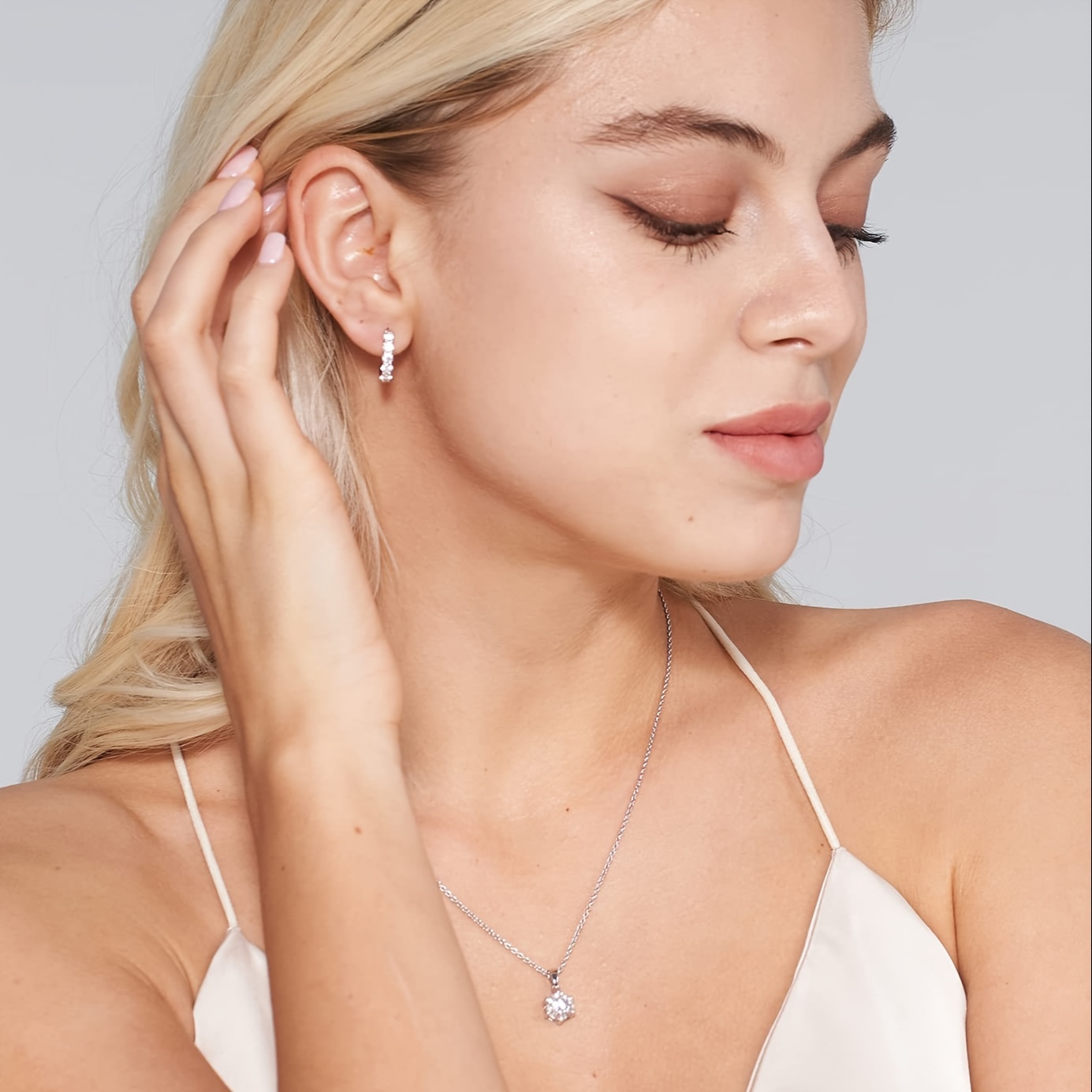   moissanite earrings in 925 sterling   with 5 moissanite for an anniversary birthday halloween or christmas holiday gift for your girlfriend wife friends or yourself Product details 2