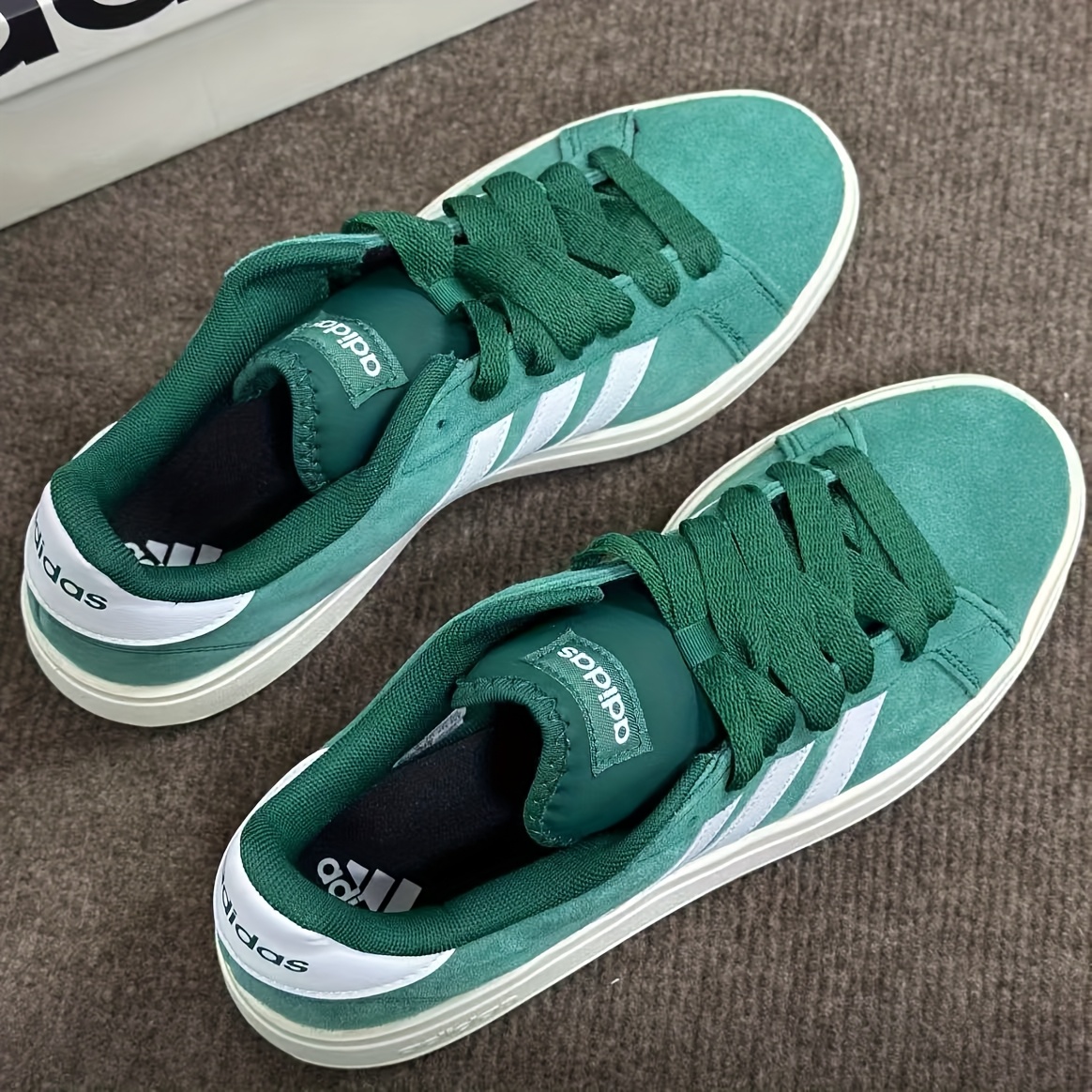 Adidas Grand Court Base 00S BA SE 00S Comfortable Versatile Low-Top Sneakers for Women in Green, White, And Yellow IH6187