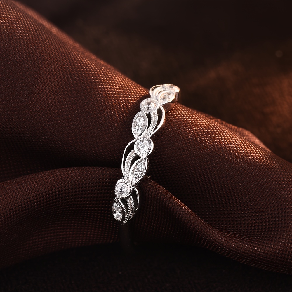 Women's 925 Silver Ring with Sparkling Synthetic Zirconia