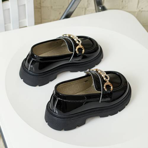 coole klassieke meisjes loafers, super sfeervol