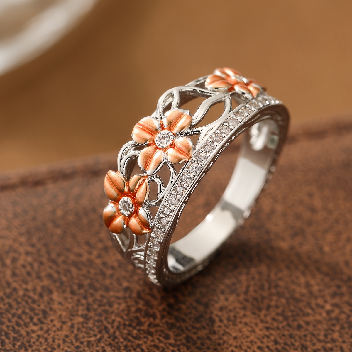 Women's Vintage Two-Tone Hollow-Out Floral Branch Ring