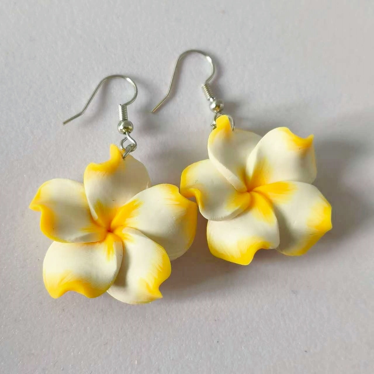 1 Pair Women's Earrings, Vacation Soft Pottery Flower Egg Flower Hanging Earrings, Jewelry Additions, Birthday Gifts, Party Gifts