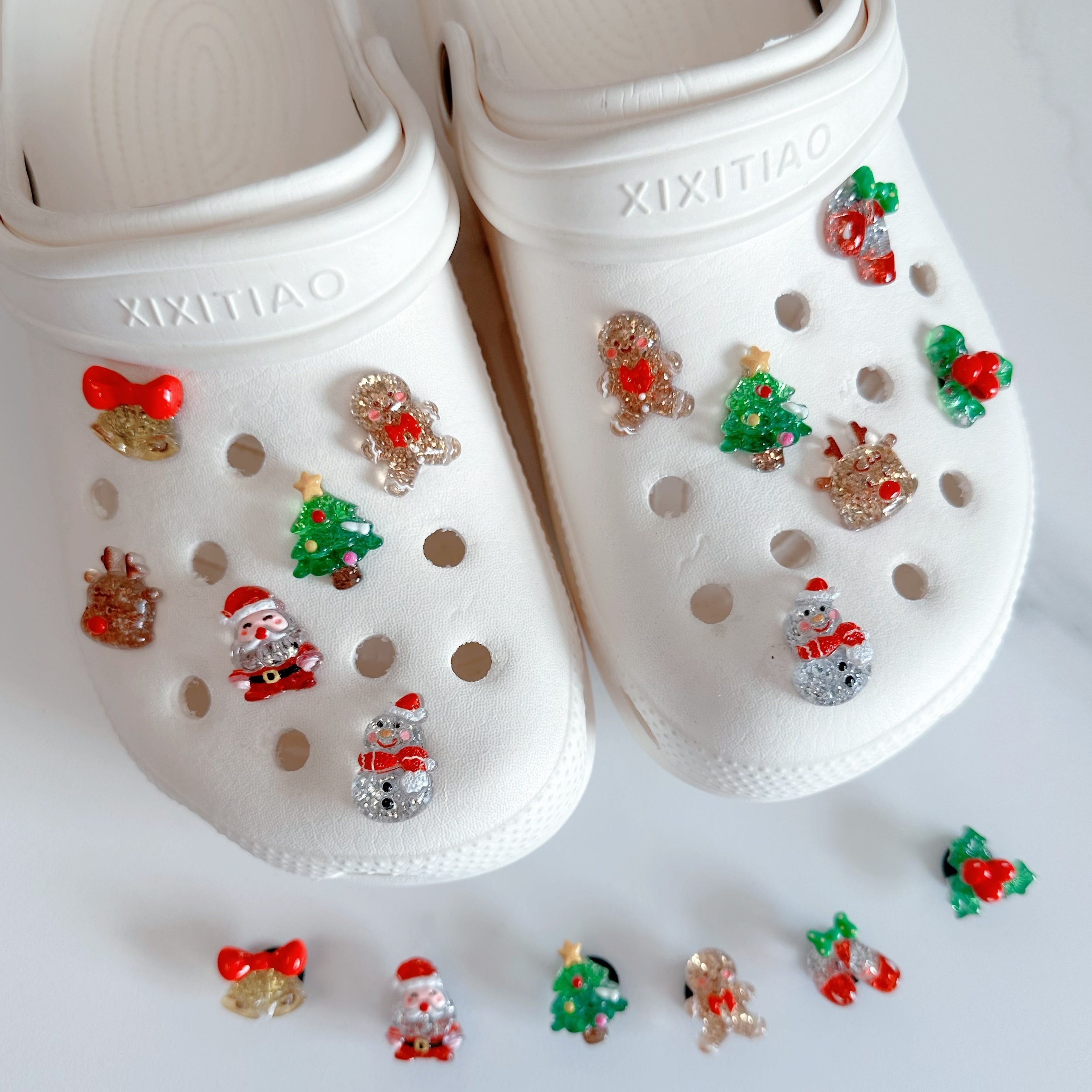 Image of Cute Christmas Themed Footwear - Festive Gingerbread Man And Green Christmas Tree, Shiny Abs Material Decoration, Suitable For Slippers And Loafers, Holiday Gift Accessories