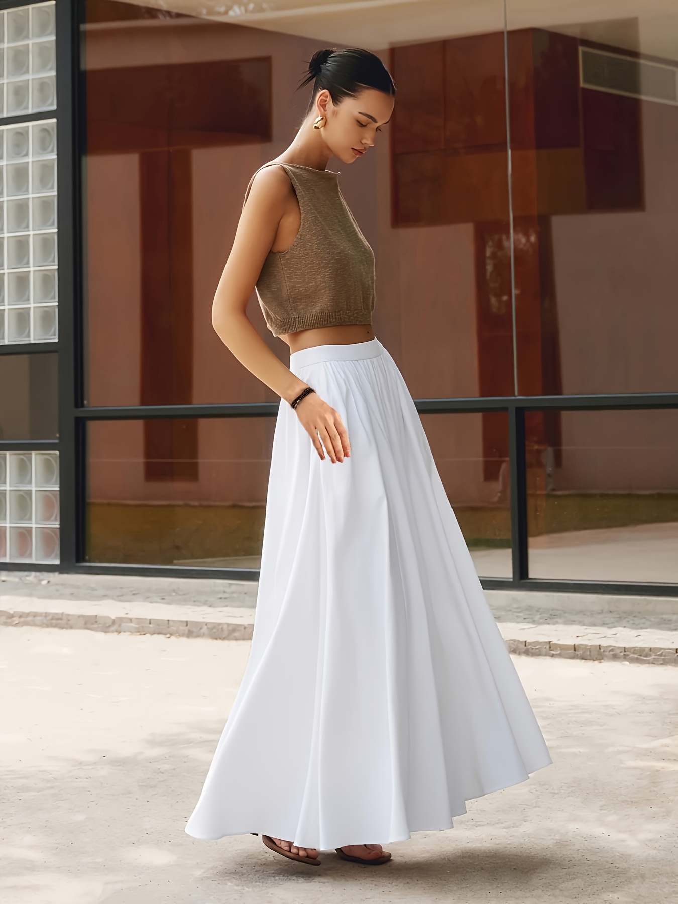 long white skirt - Qatar long white skirt - Qatar